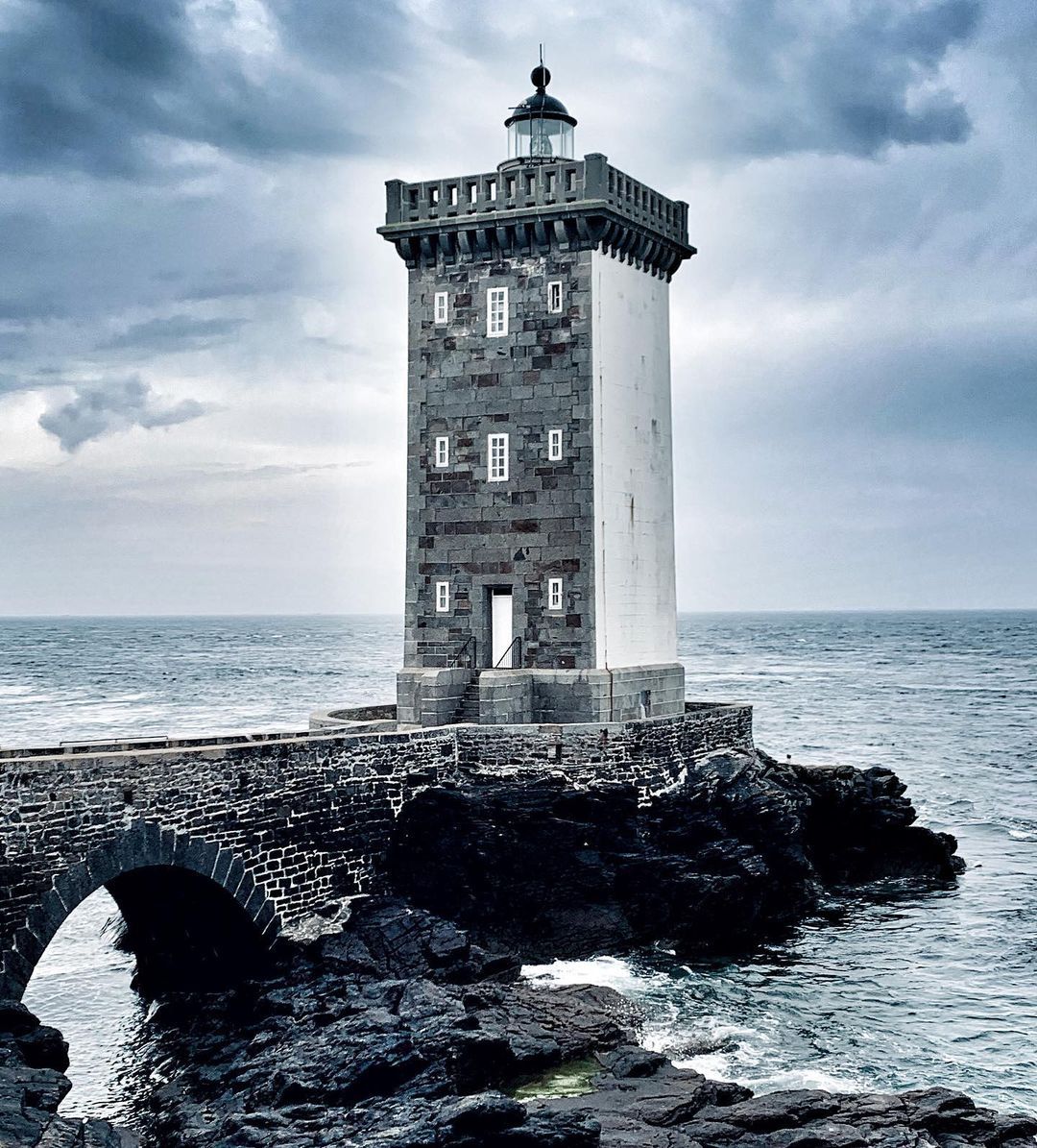 6-INSTAGRAM-Impressionant Far de Kermorvan (Phare de Kermorvan) @nuriapanella   