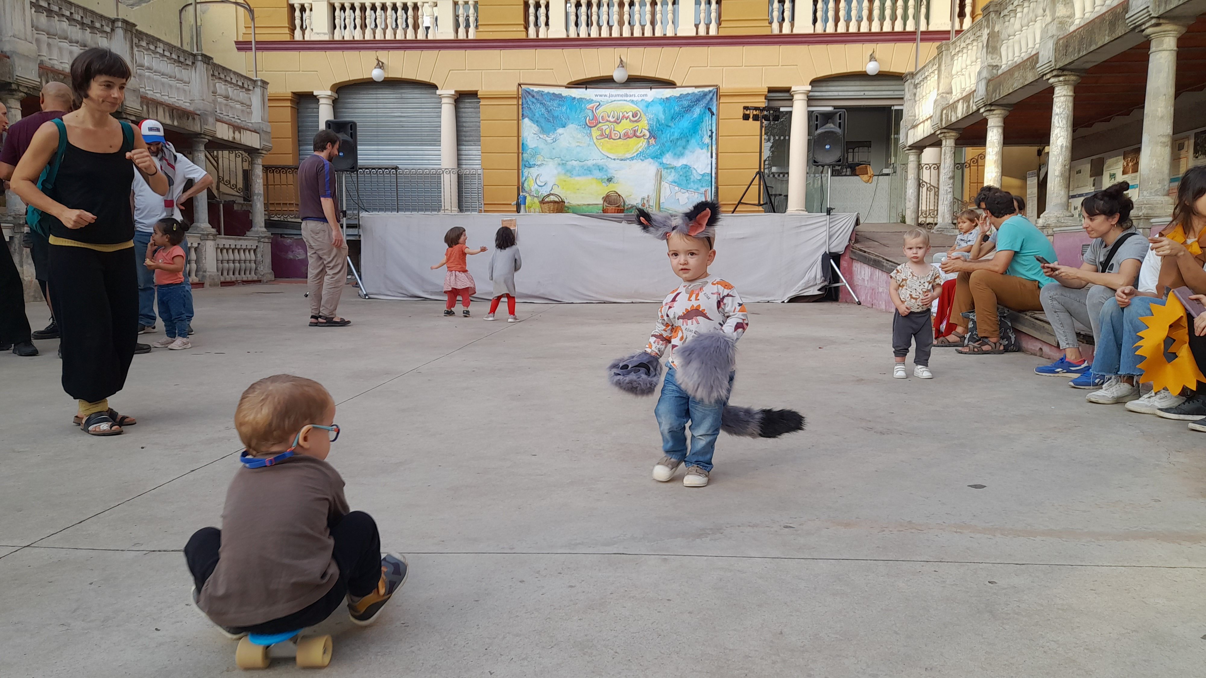 Castanyada a La Floresta amb l'AFA, El Senglar Cultural, i el Cau. FOTO: Cristina Cabasés