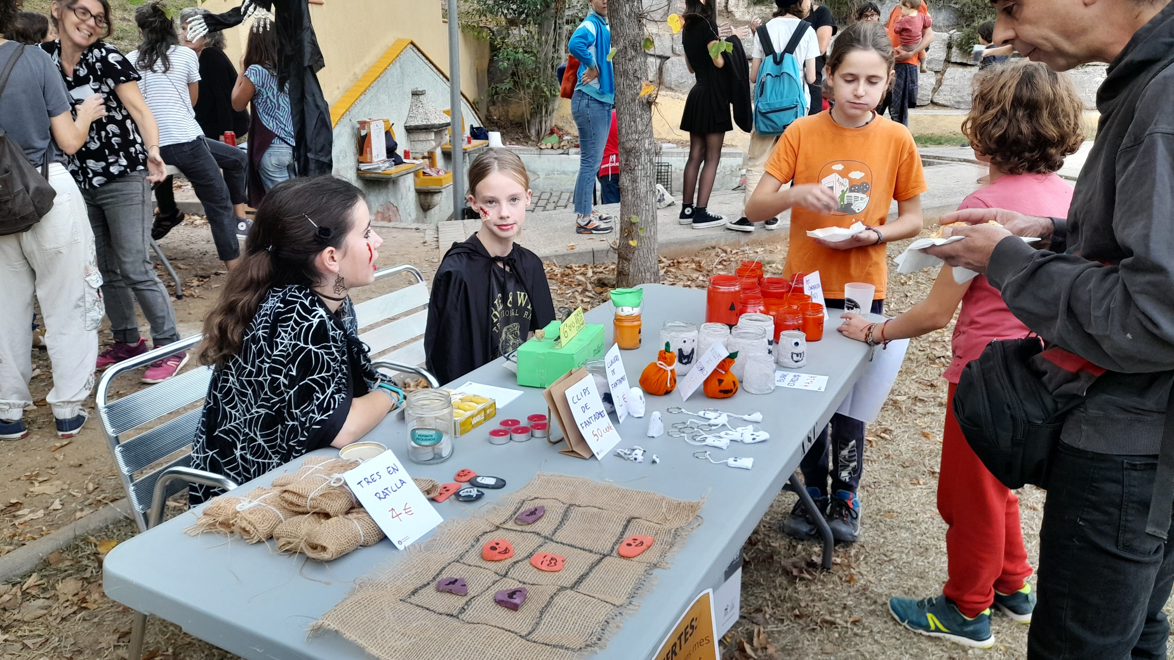 Castanyada a La Floresta amb l'AFA, El Senglar Cultural, i el Cau. FOTO: Cristina Cabasés