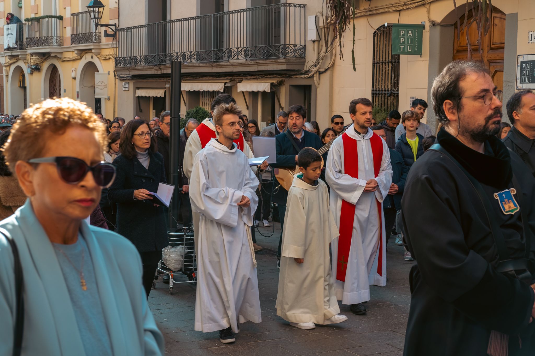 Via Crucis pels carrers de Sant Cugat. FOTO: Ale Gómez