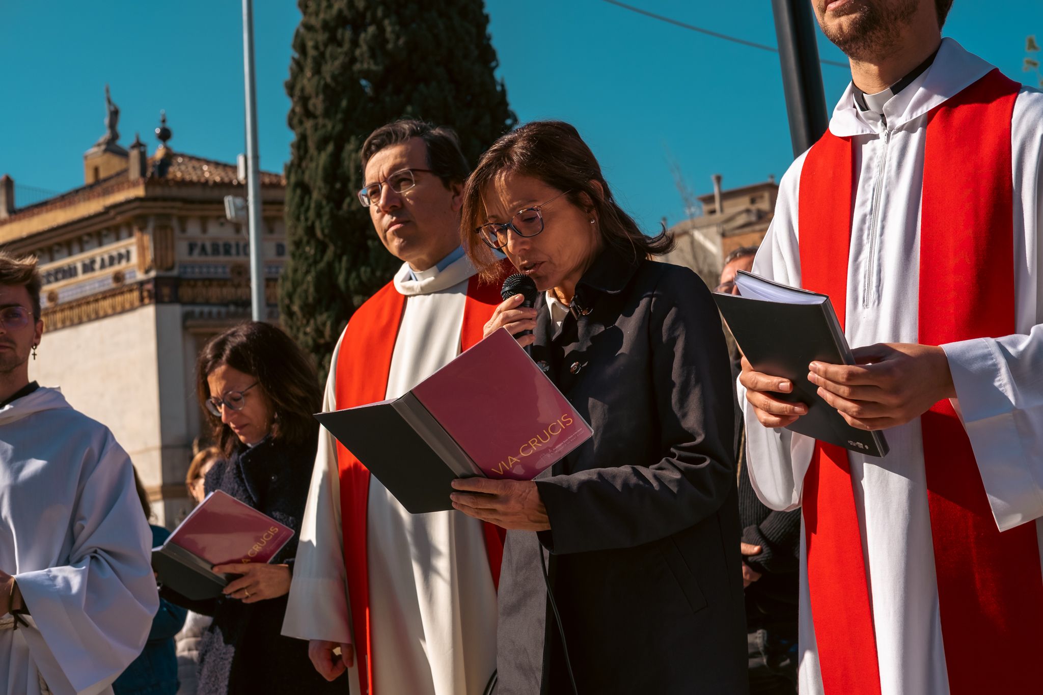 Via Crucis pels carrers de Sant Cugat. FOTO: Ale Gómez