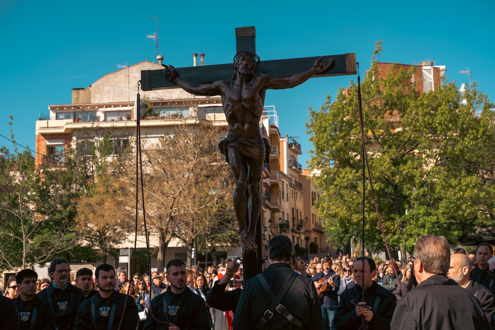 Via Crucis pels carrers de Sant Cugat. FOTO: Ale Gómez