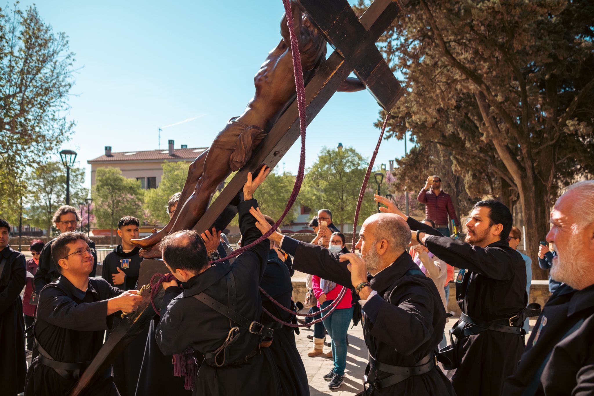 Via Crucis pels carrers de Sant Cugat. FOTO: Ale Gómez