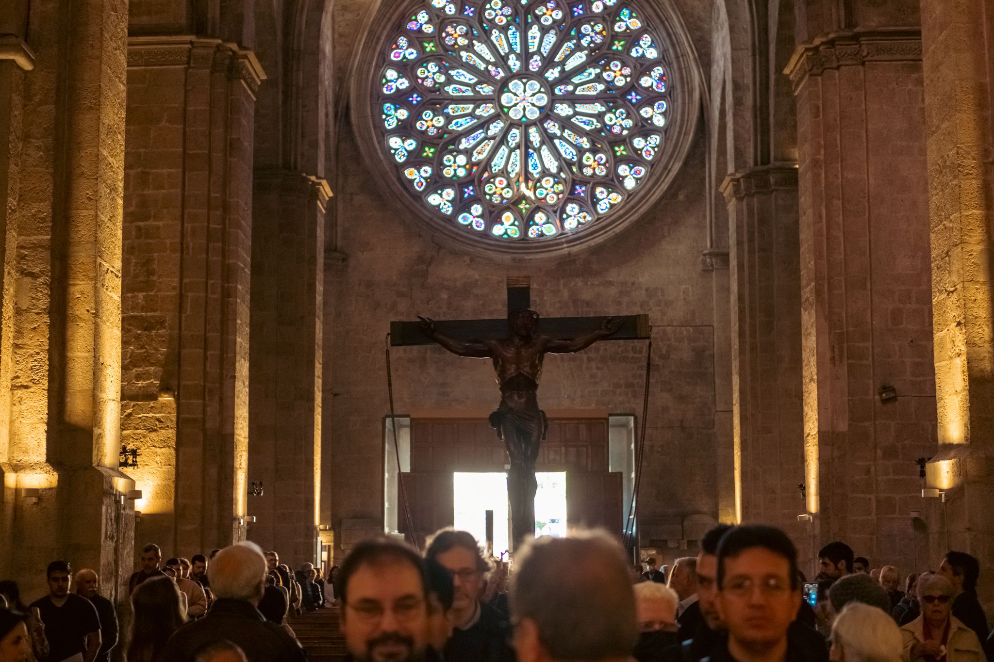 Via Crucis pels carrers de Sant Cugat. FOTO: Ale Gómez