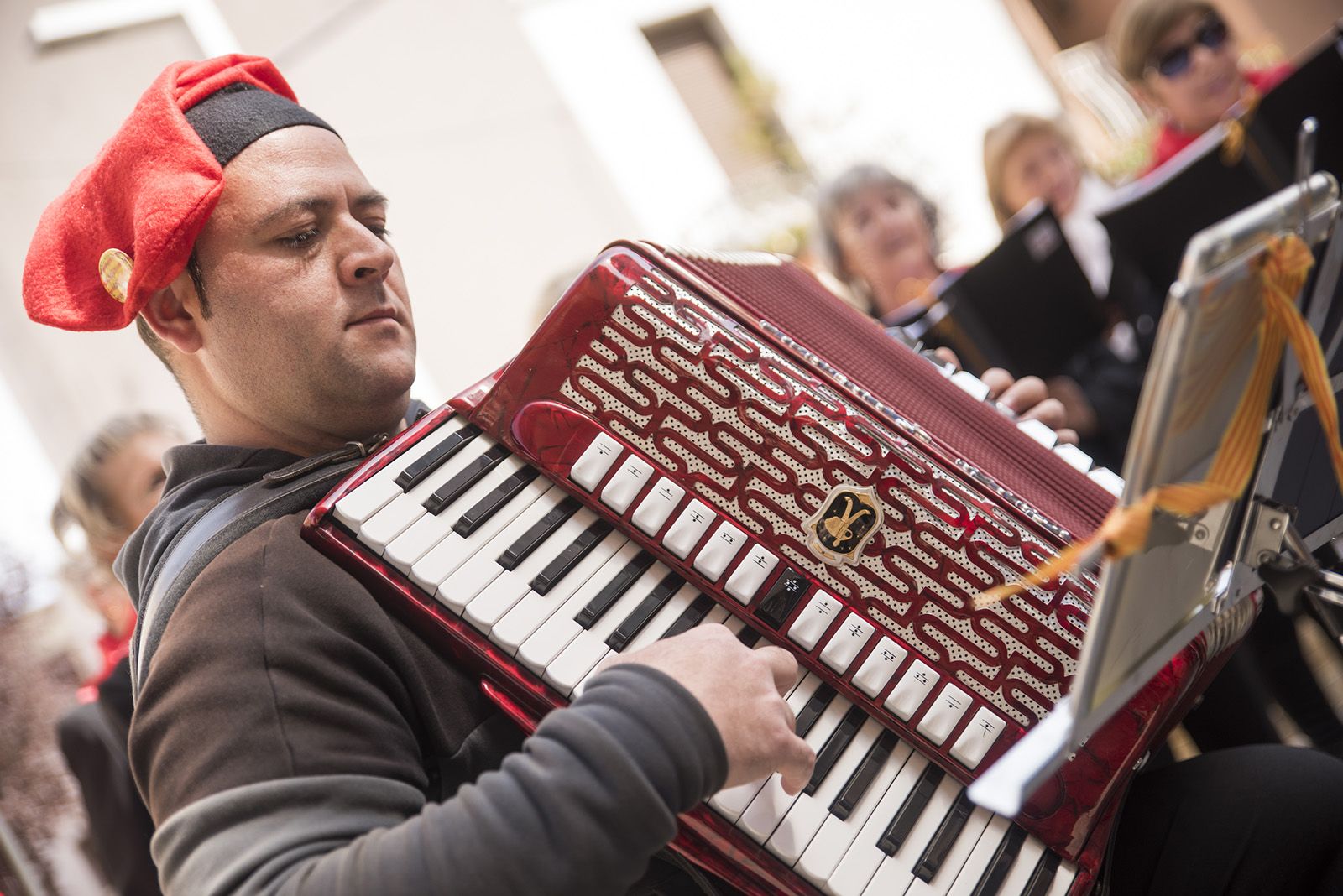 Cantada de Caramelles de la Societat Coral La Unió Santcugatenca. FOTO: Bernat Millet.