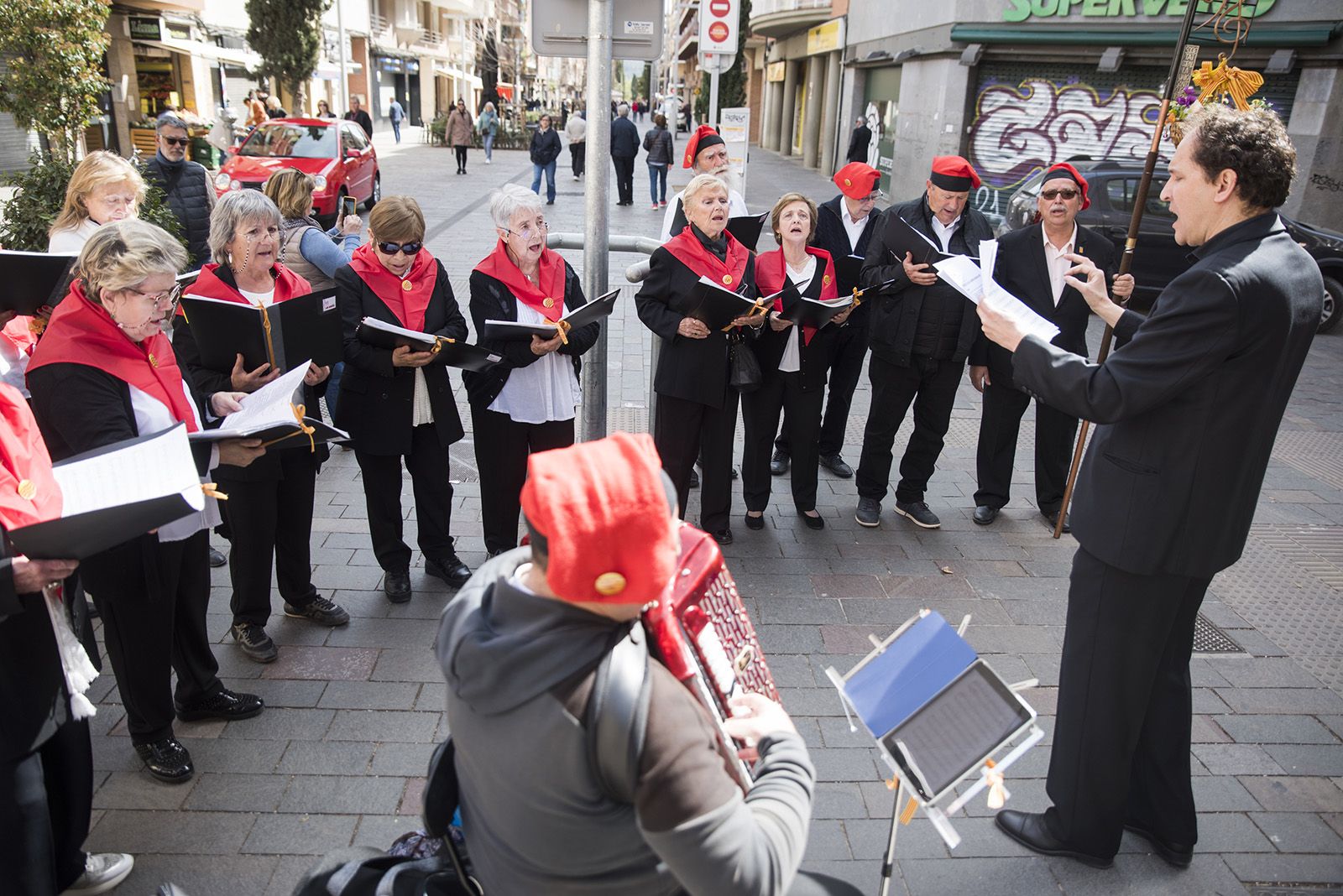 Cantada de Caramelles de la Societat Coral La Unió Santcugatenca. FOTO: Bernat Millet.