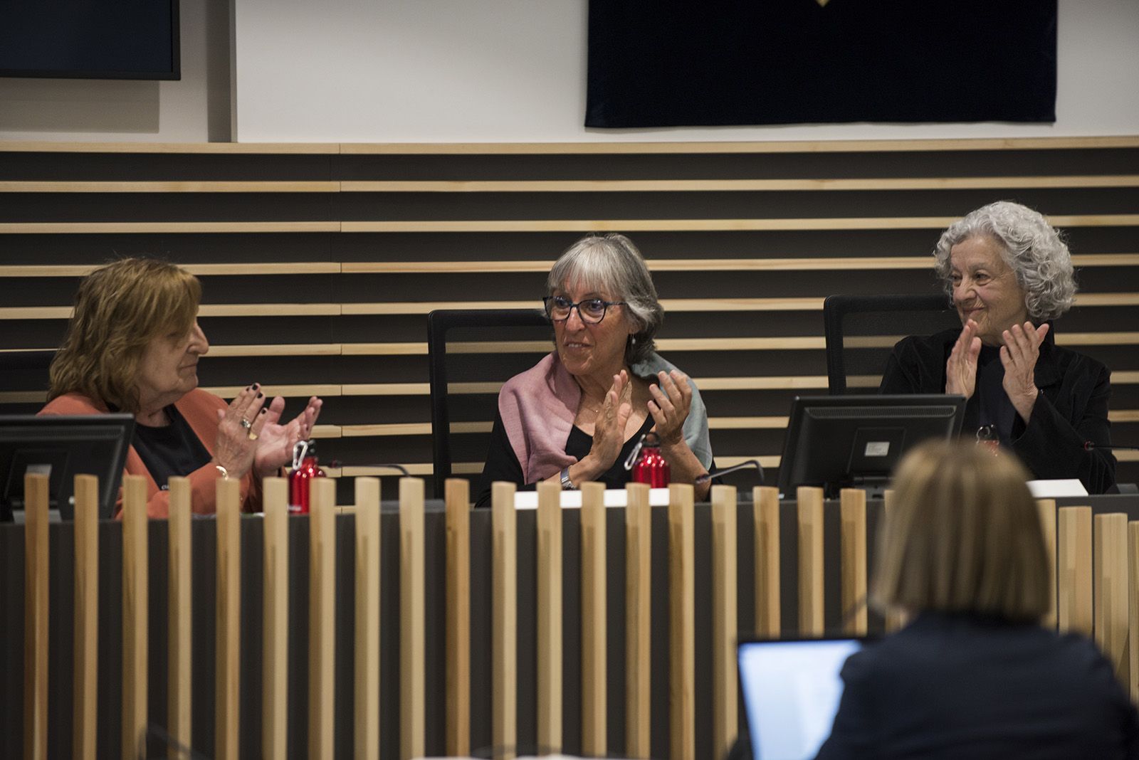 Nomenament com a fills predilectes de Sant Cugat de Marta Pessarrodona, Josep Pla Narbona i Àngels Ribé. FOTO: Bernat Millet.