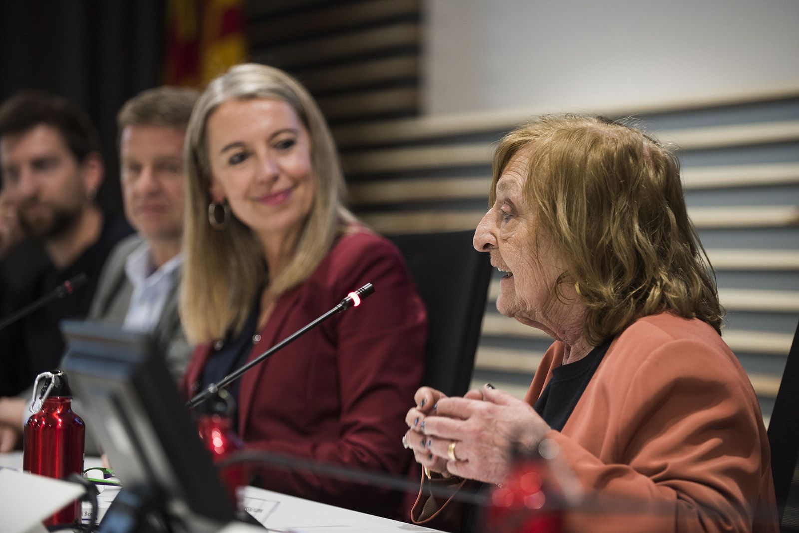 Nomenament com a fills predilectes de Sant Cugat de Marta Pessarrodona, Josep Pla Narbona i Àngels Ribé. FOTO: Bernat Millet.