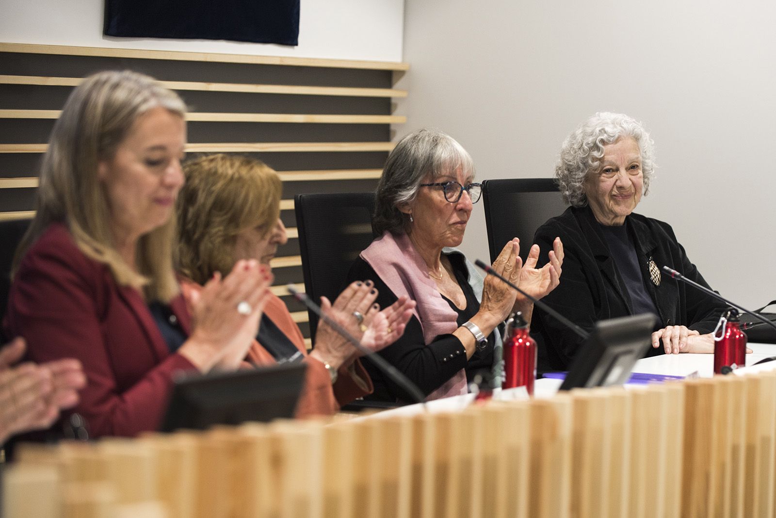 Nomenament com a fills predilectes de Sant Cugat de Marta Pessarrodona, Josep Pla Narbona i Àngels Ribé. FOTO: Bernat Millet.