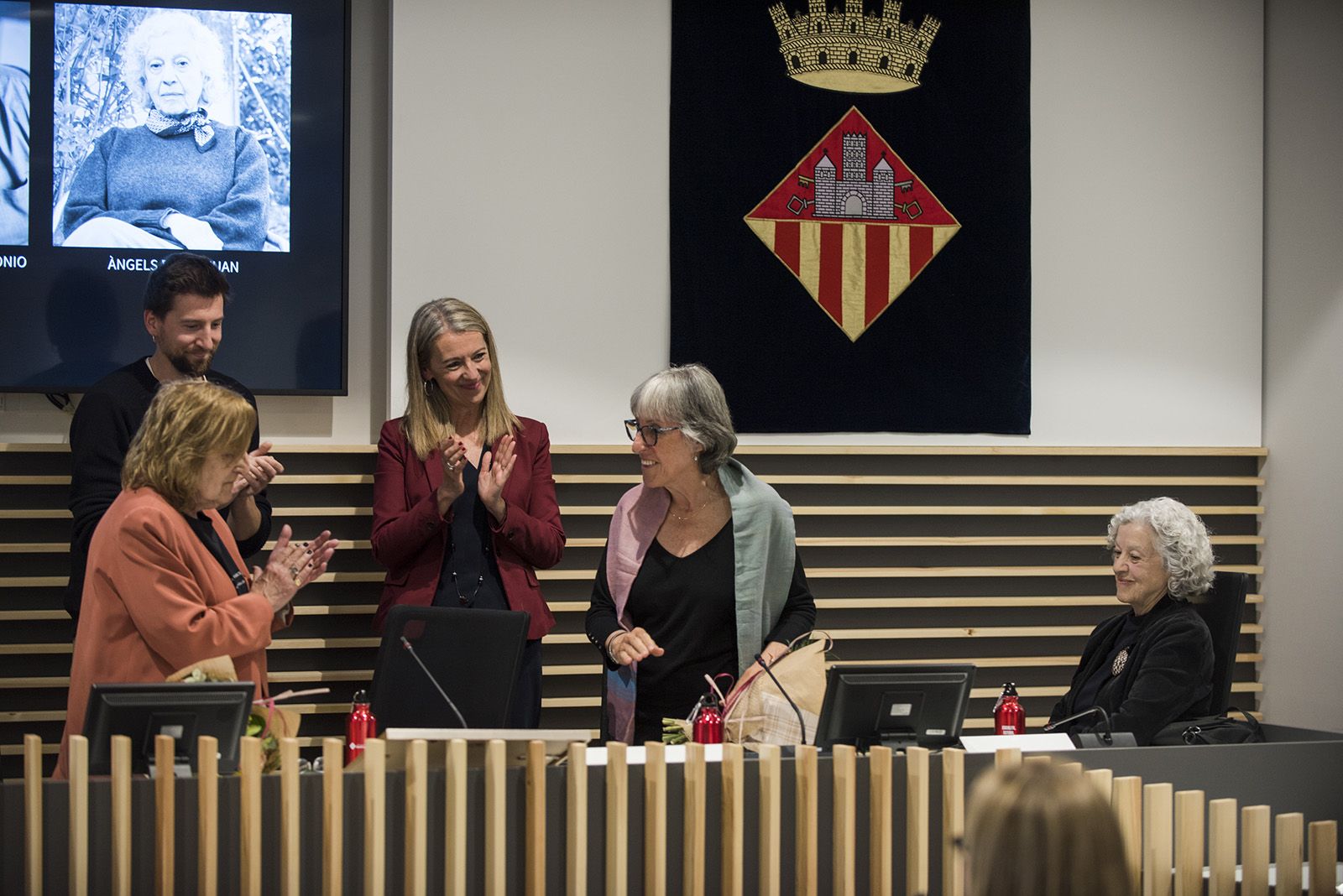 Nomenament com a fills predilectes de Sant Cugat de Marta Pessarrodona, Josep Pla Narbona i Àngels Ribé. FOTO: Bernat Millet.