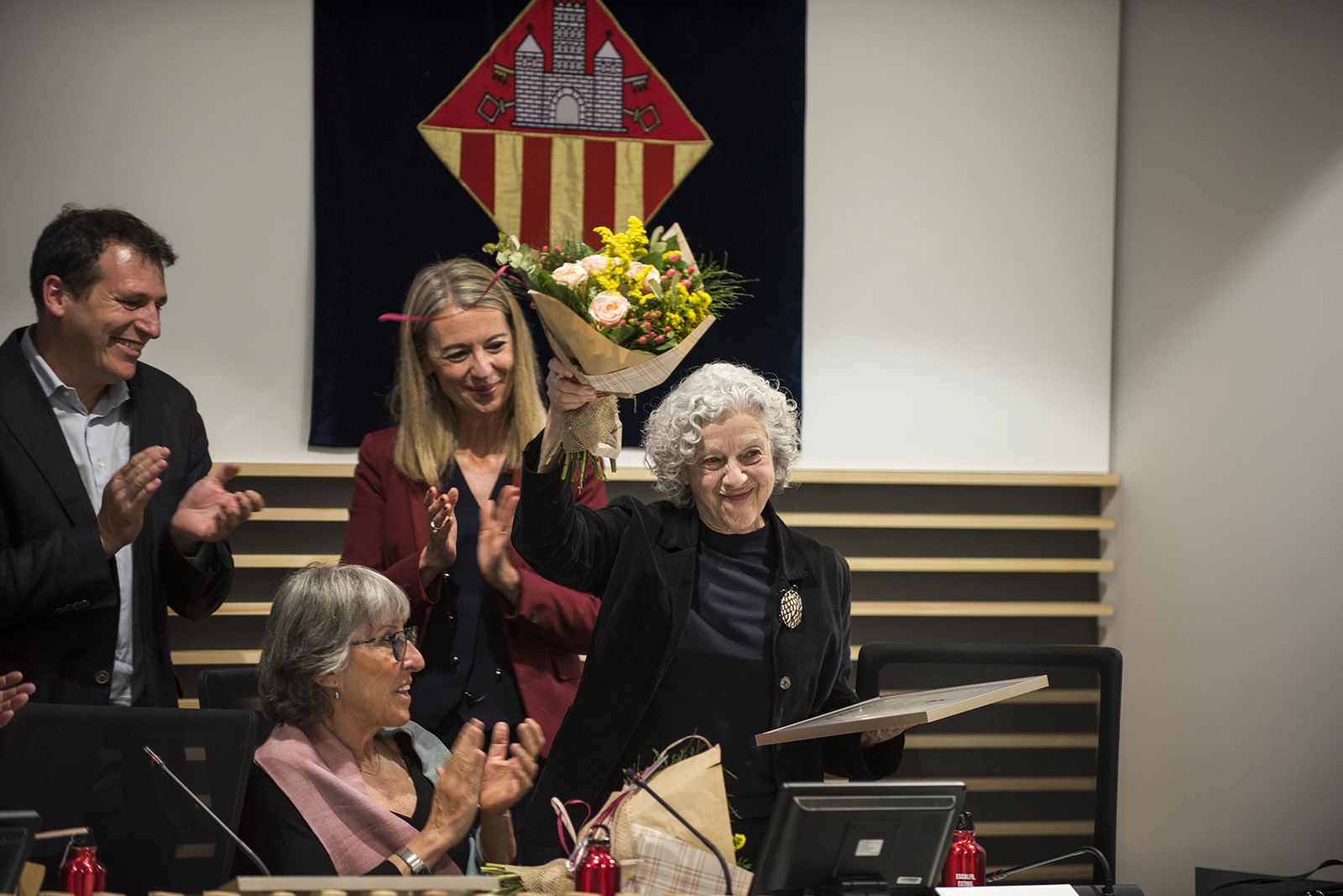 Nomenament com a fills predilectes de Sant Cugat de Marta Pessarrodona, Josep Pla Narbona i Àngels Ribé. FOTO: Bernat Millet.