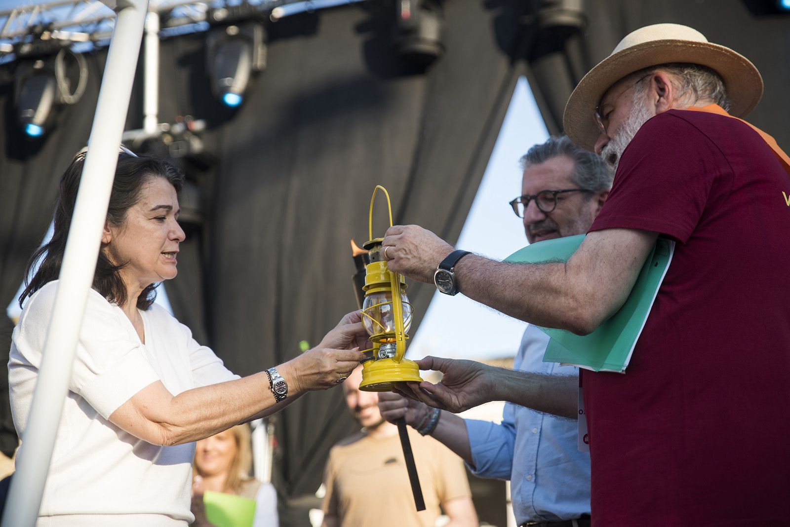 Rebuda de la Flama del Canigó amb el Ball d'homenatge i lectura del manifest, enguany escrit per Lluís Puig i Gordi. FOTO: Bernat Millet