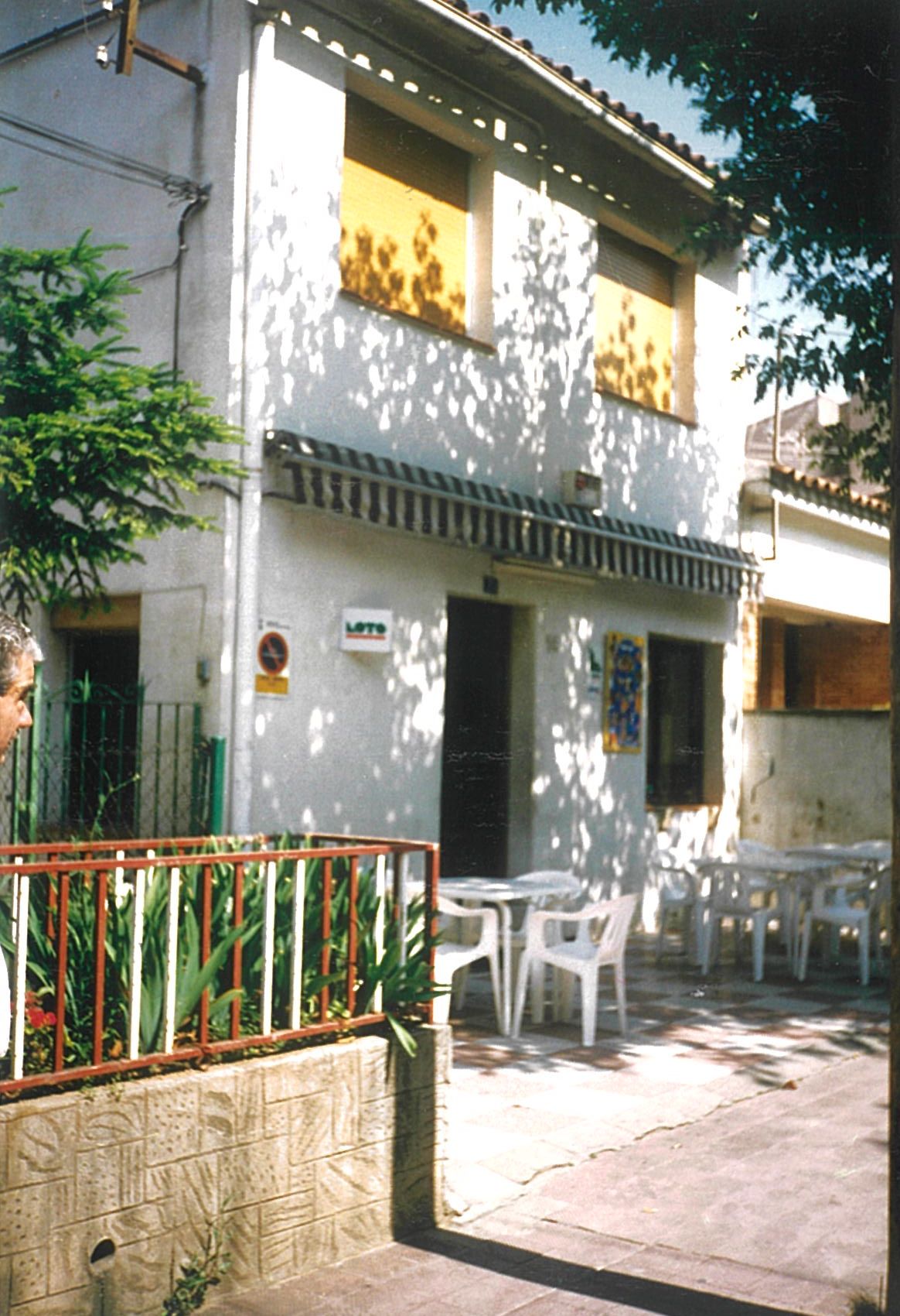 Façana del Bar Vallès als anys 90. FOTO: Cedida