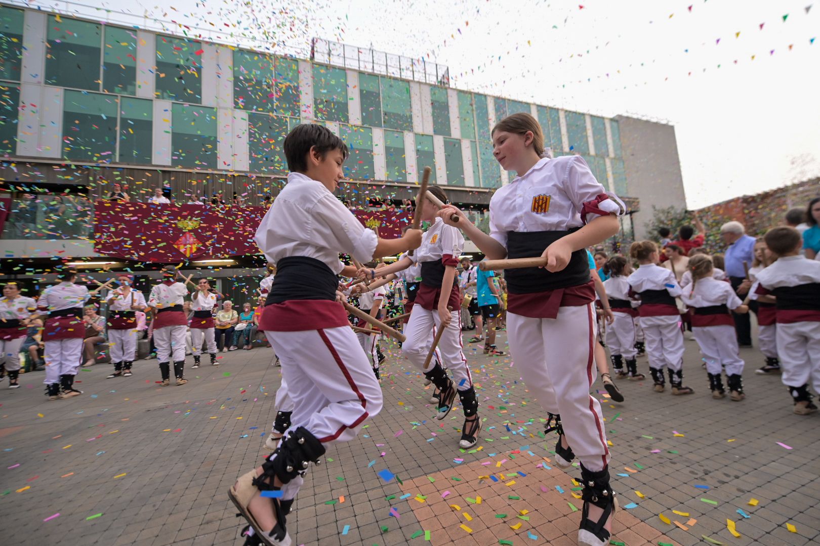 Esclat després del pregó de Festa Major FOTO: Bernat Millet 