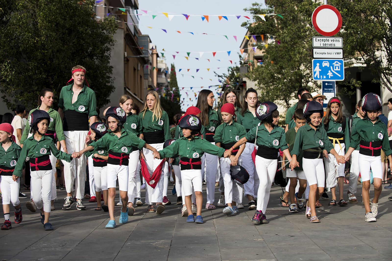 Els Castellers al seguici de la Festa Major de 2024 FOTO: Bernat Millet