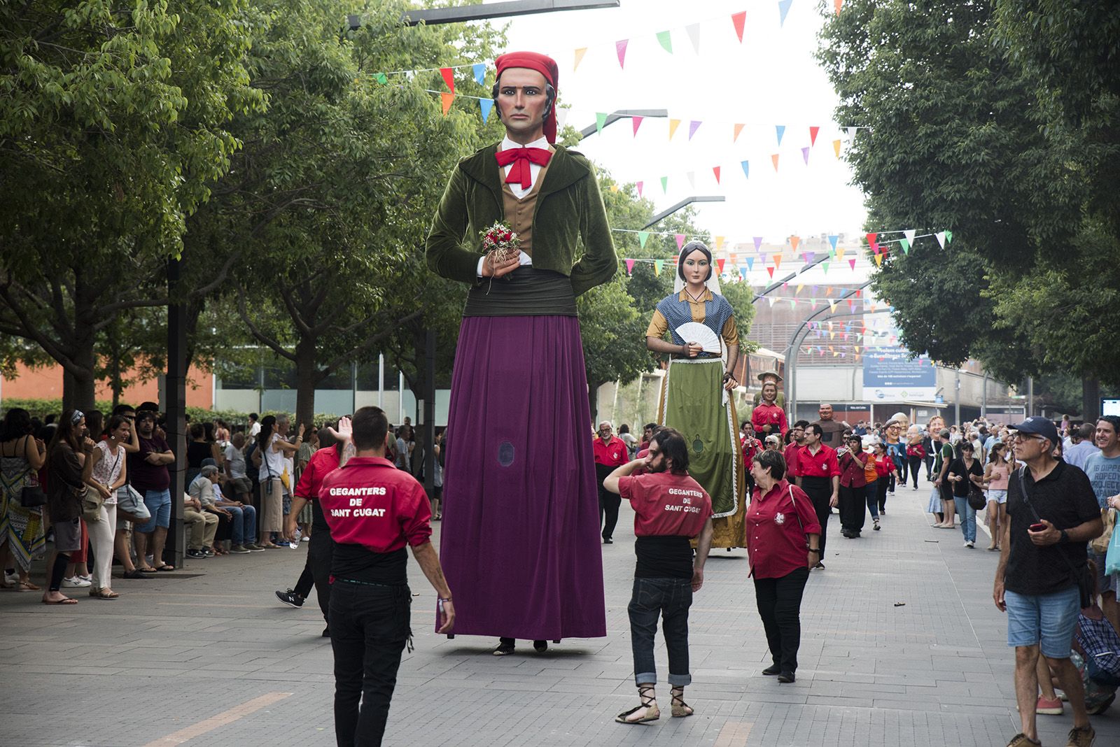 Els Gegants de Sant Cuga al seguici d'inici de Festa Major 2024 de Sant Cugat FOTO: Bernat Millet