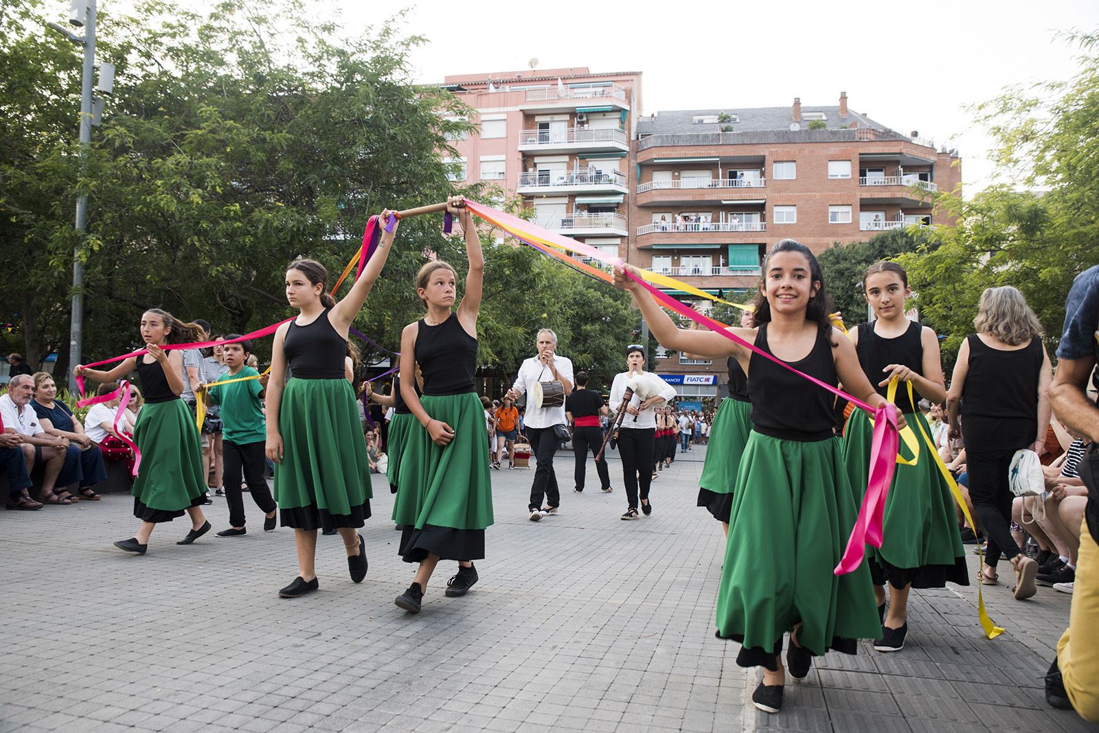 El Ball de Cintes de l'Esbart al seguici de la Festa Major de 2024 FOTO: Bernat Millet