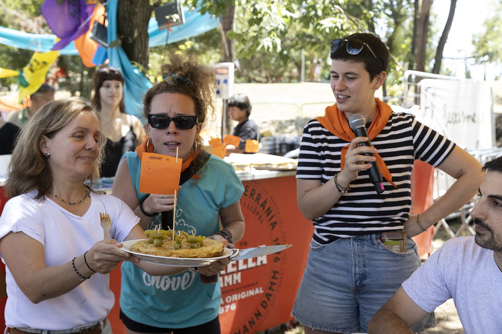 Concurs de truites a la Festa Major Alternativa organitzat per la CUP FOTO: Victòria Rovira (TOT Sant Cugat)