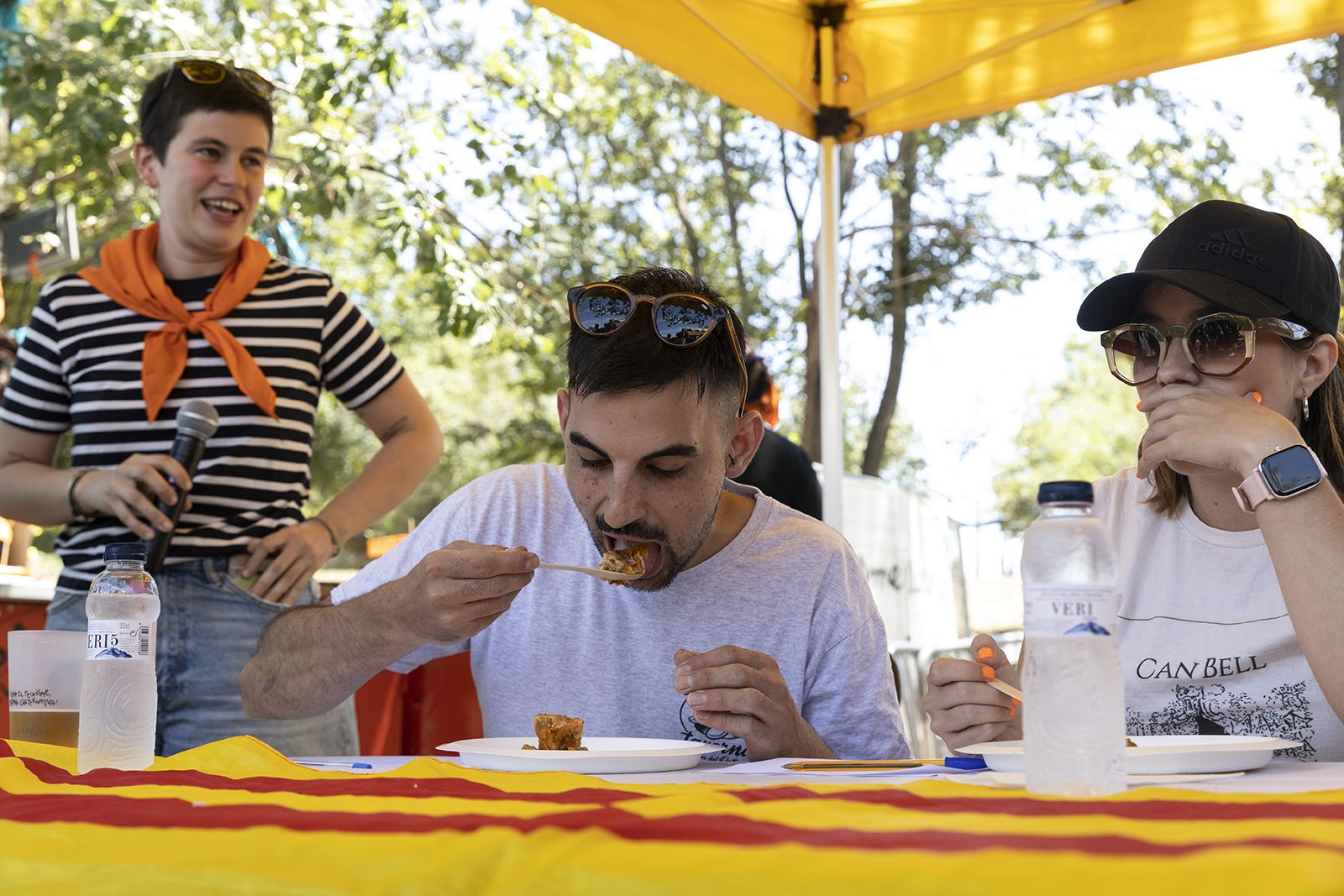 Concurs de truites a la Festa Major Alternativa organitzat per la CUP FOTO: Victòria Rovira (TOT Sant Cugat)