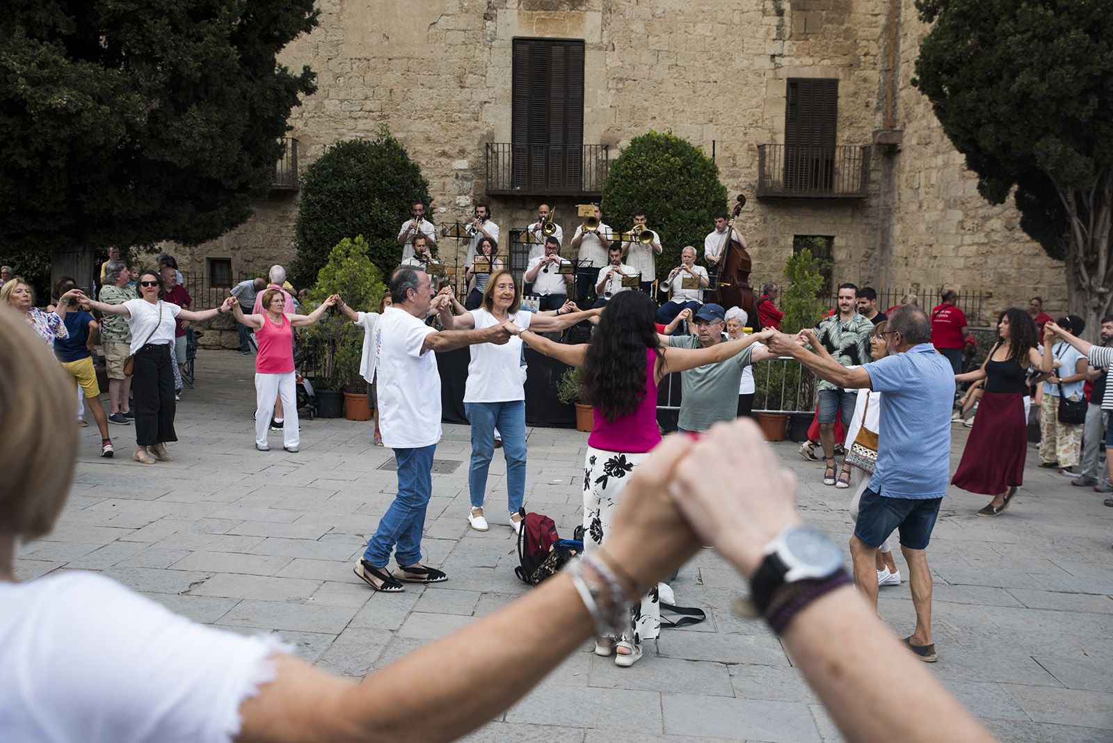 Sardanes amb la Cobla Marinada. FOTO: Bernat Millet