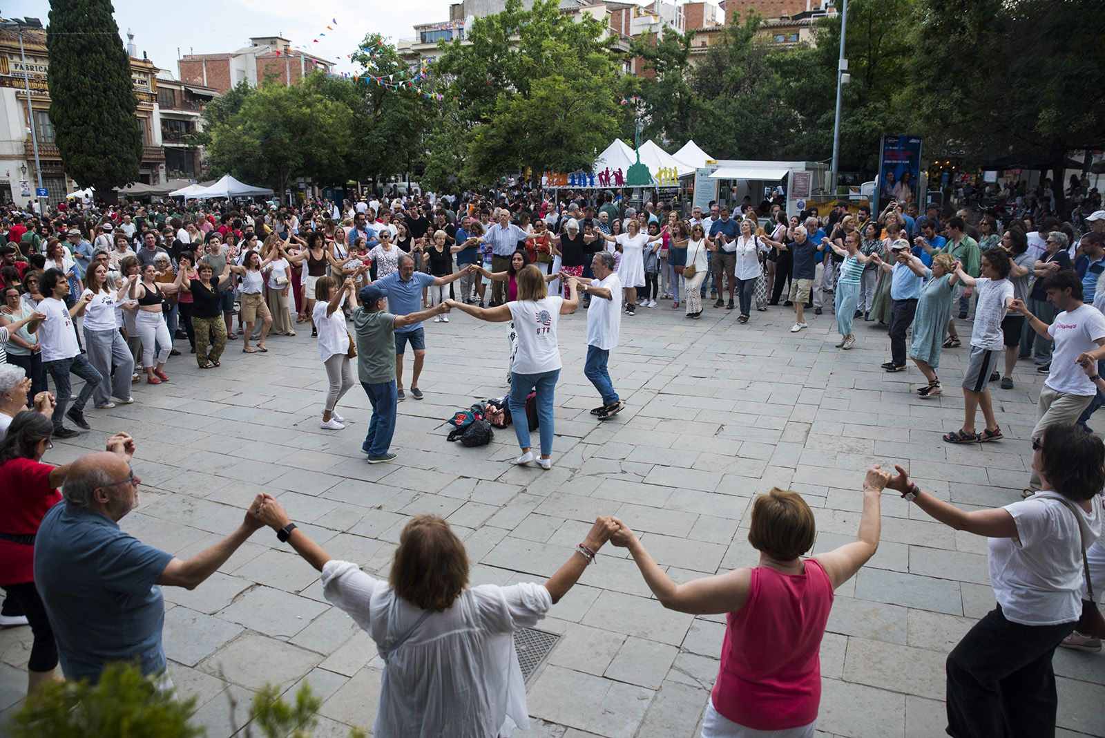 Sardanes amb la Cobla Marinada. FOTO: Bernat Millet