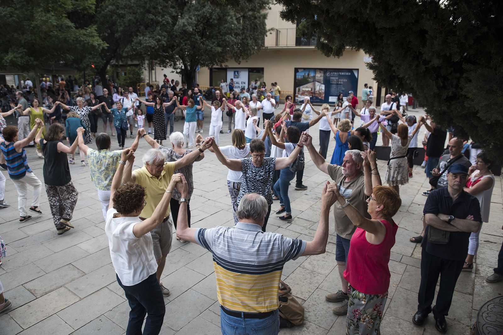 Sardanes amb la Cobla Marinada. FOTO: Bernat Millet