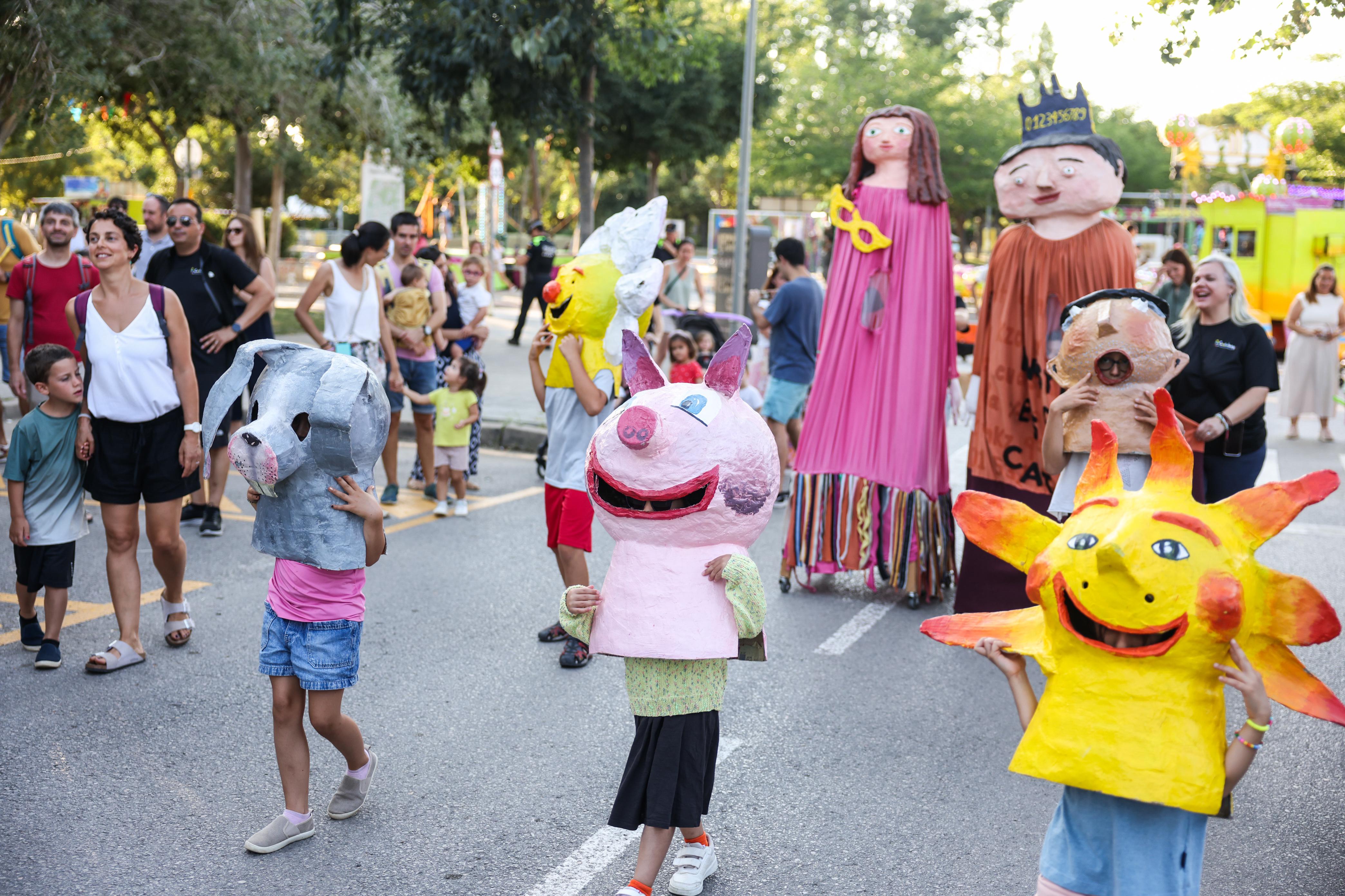 Cercavila d'inici de la Festa Major de Mira-sol FOTO: Lali Puig (Ajuntament)