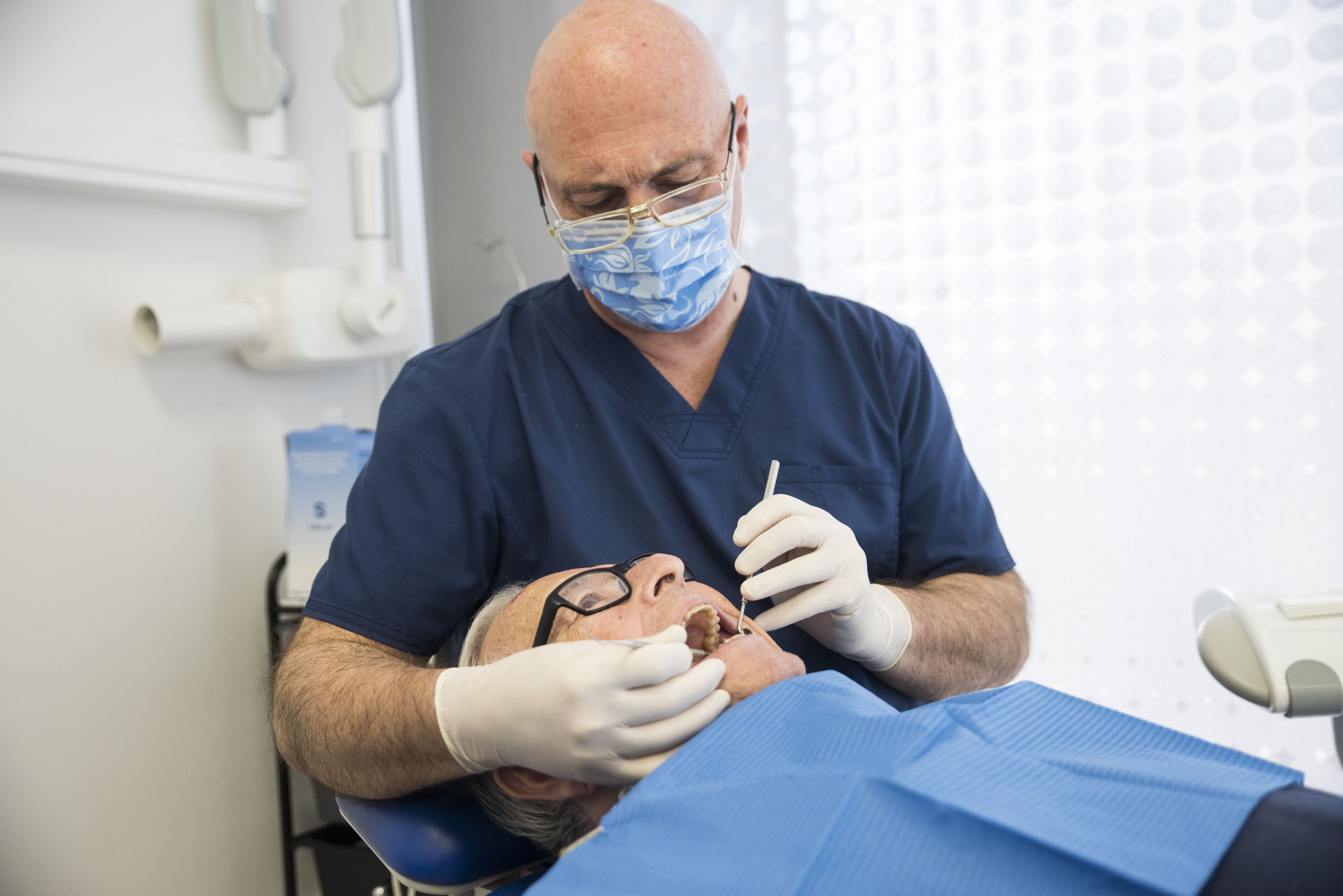 Dr. Maurizio Reato, a la clínica dental de Sant Cugat, Clinica dental Dr. Reato. FOTO: Cedida