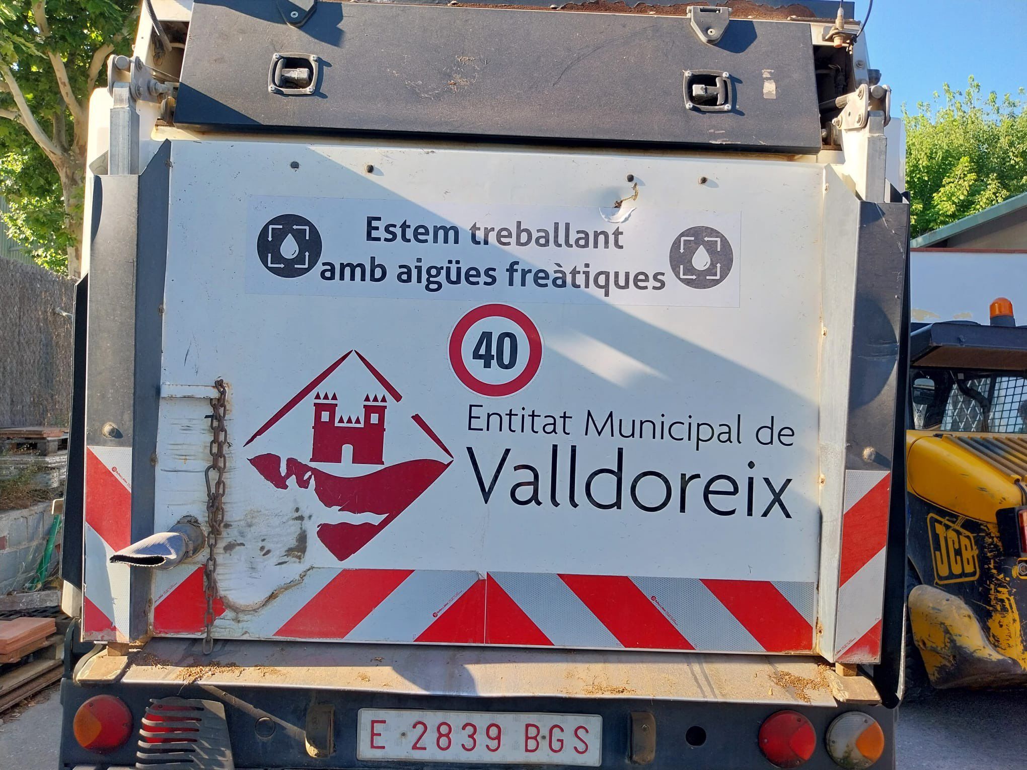 Un camió de neteja a Valldoreix FOTO: EMD de Valldoreix