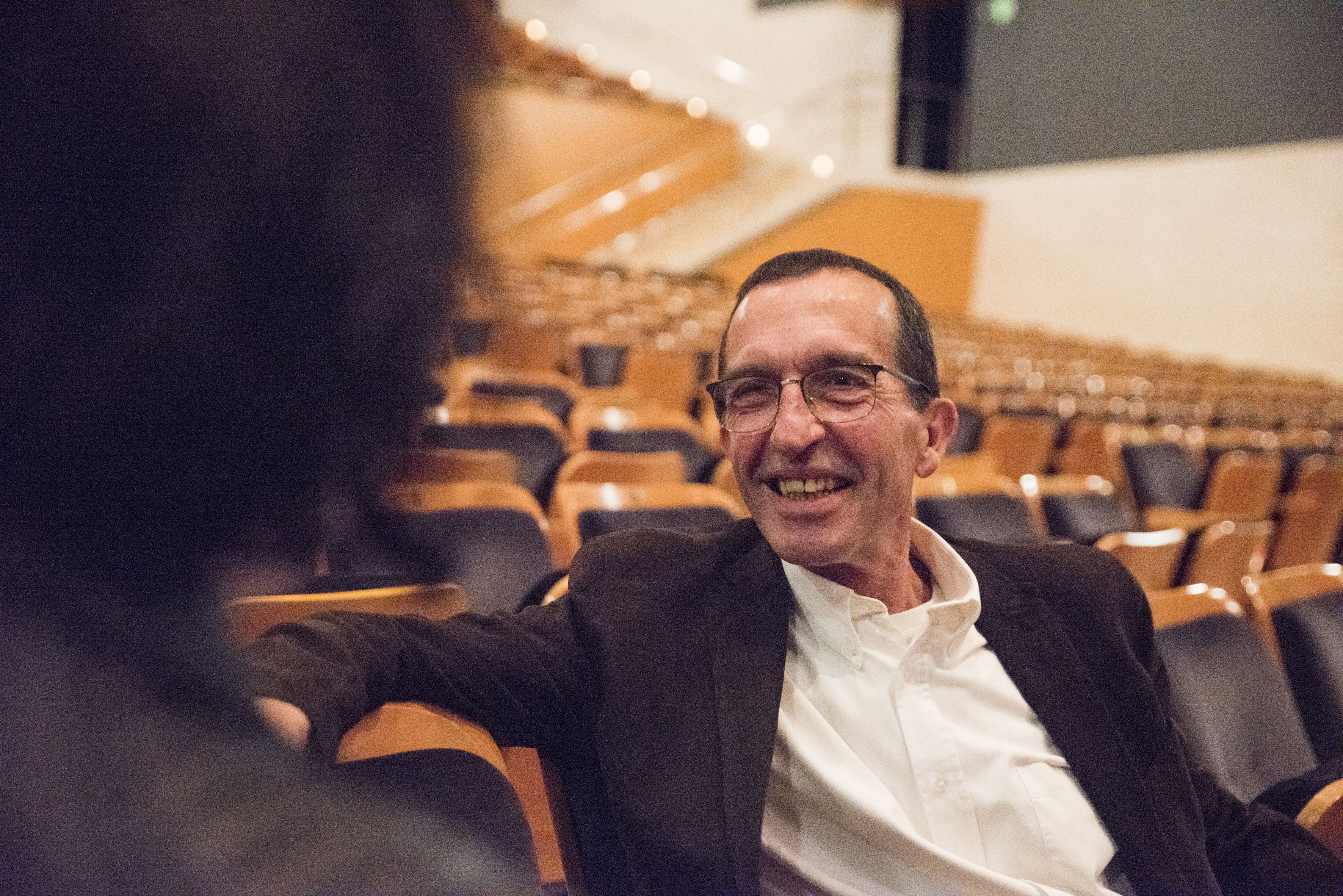 Bernal durant l'entrevista a l'interior del Teatre-Auditori FOTO: Bernat Millet (TOT Sant Cugat)