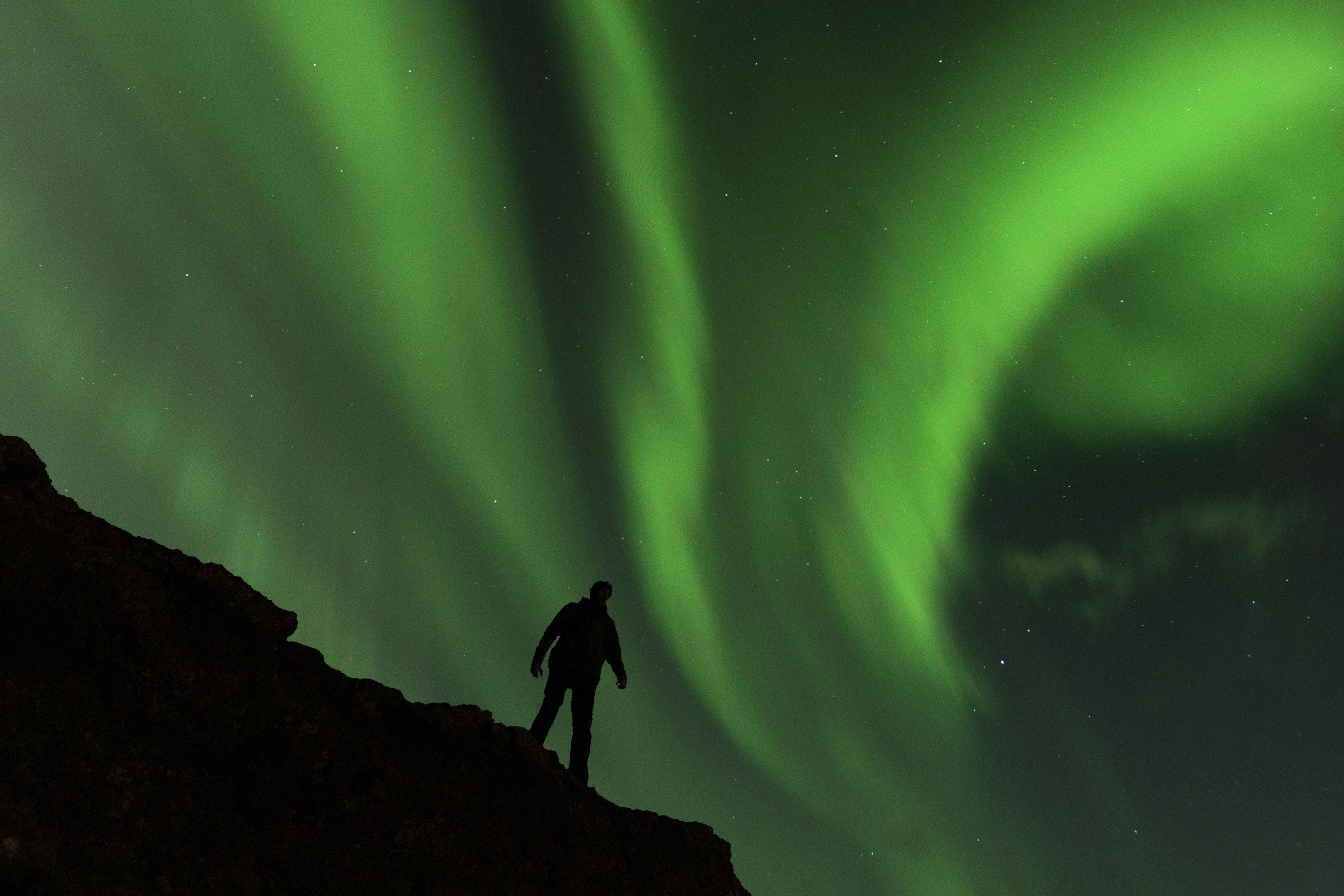 Autoretrat d’Ivan Villarejo amb una aurora boreal a Islàndia. Fotografia: Ivan Villarejo