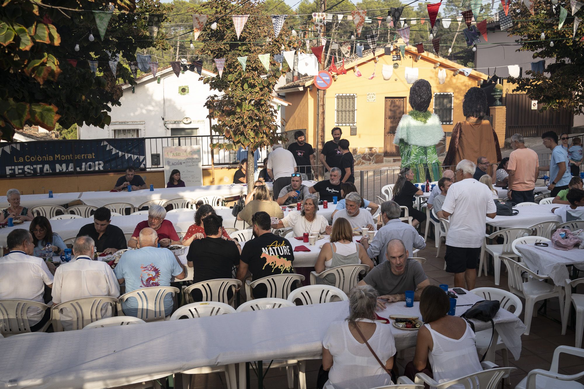 Sardinada de la Festa Major de la Colònia Montserrat FOTO: Mireia Comas (TOT Sant Cugat)