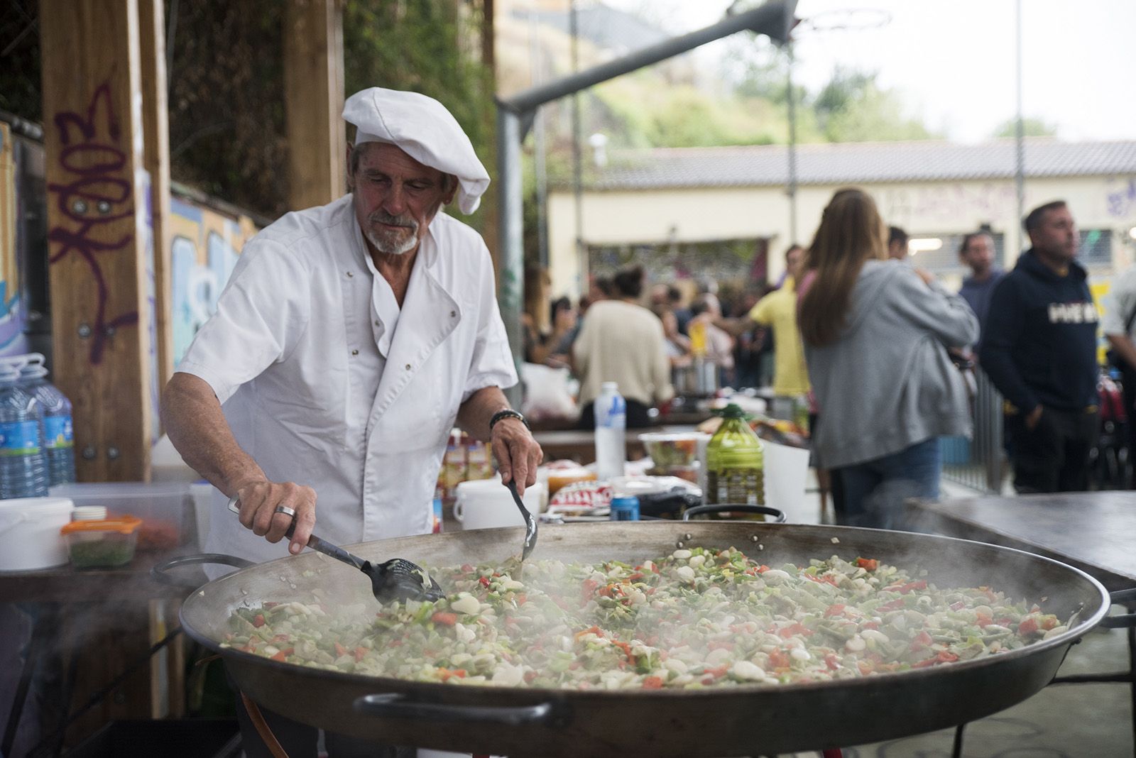 Paellada popular de la Festa Major de Les Planes. FOTO: Bernat Millet.