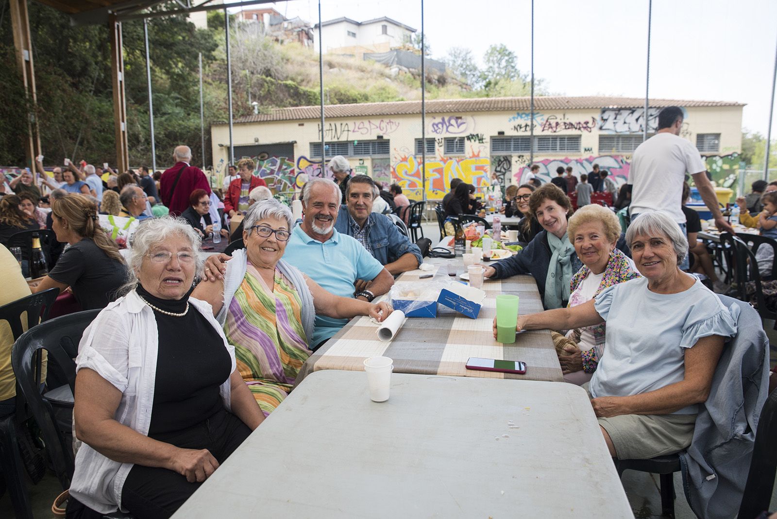 Paellada popular de la Festa Major de Les Planes. FOTO: Bernat Millet.