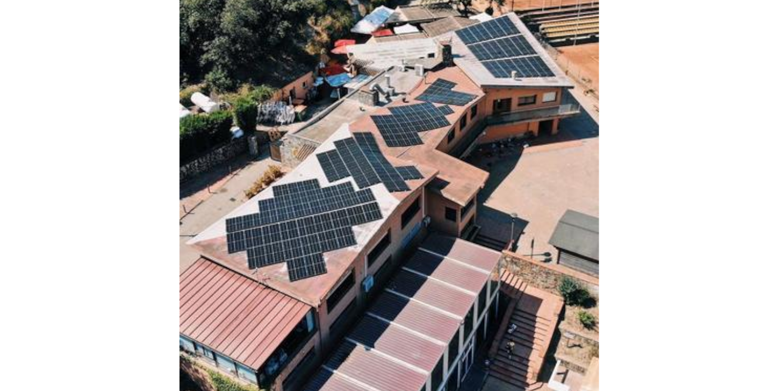 Instal·lació al Club Esportiu Valldoreix d'Origen Solar. FOTO: Cedida