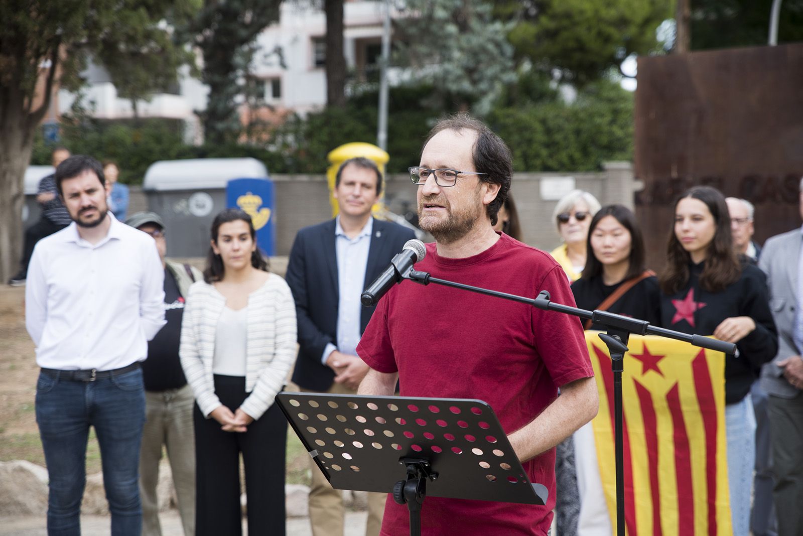 Ofrena floral dels partits polítics a Rafael Casanova FOTO: Bernat Millet