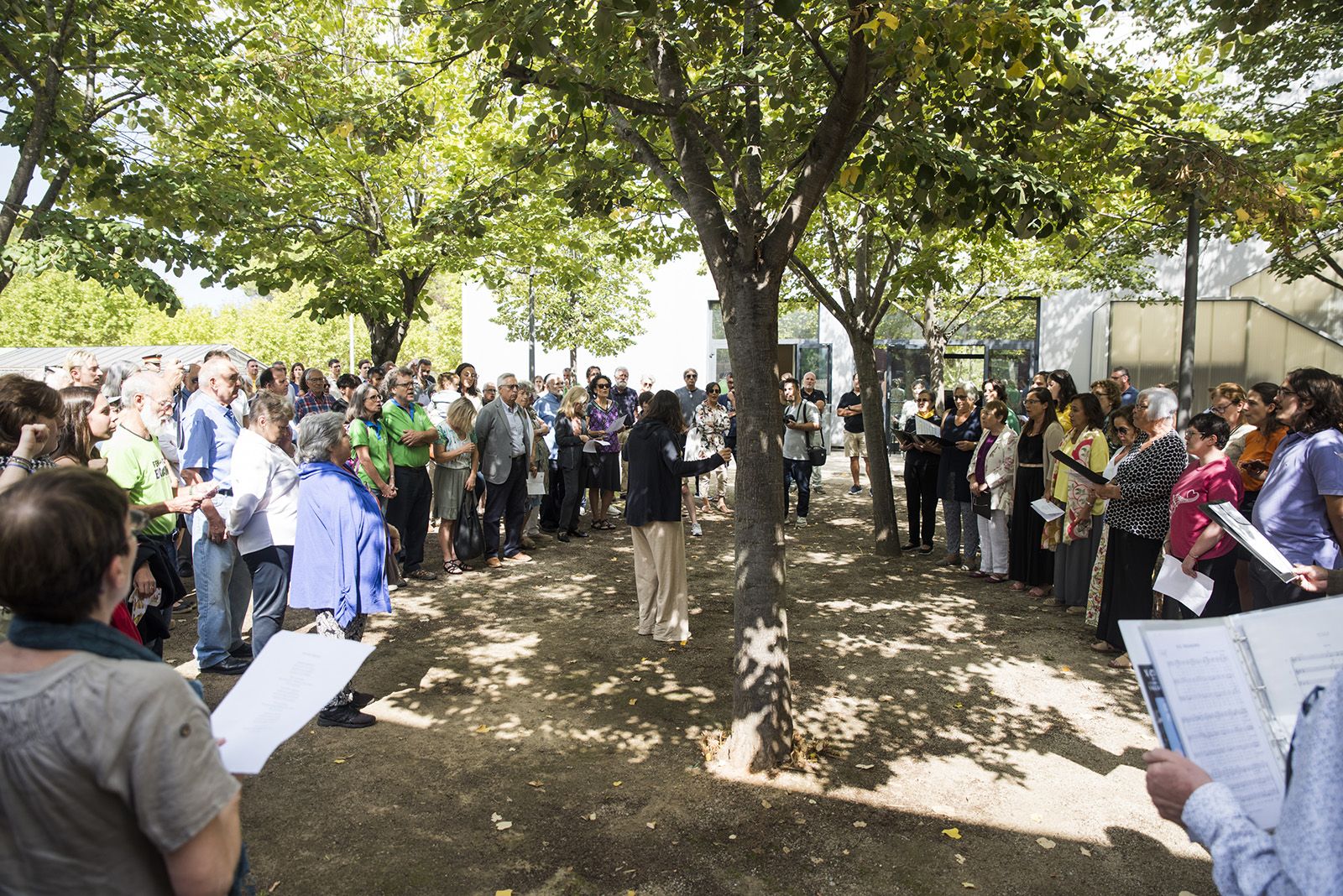 Cant conjunt de l'Himne de Valldoreix i el Cant dels Segadors, amb la Coral l'Harmonia de Valldoreix. FOTO: Bernat Millet.