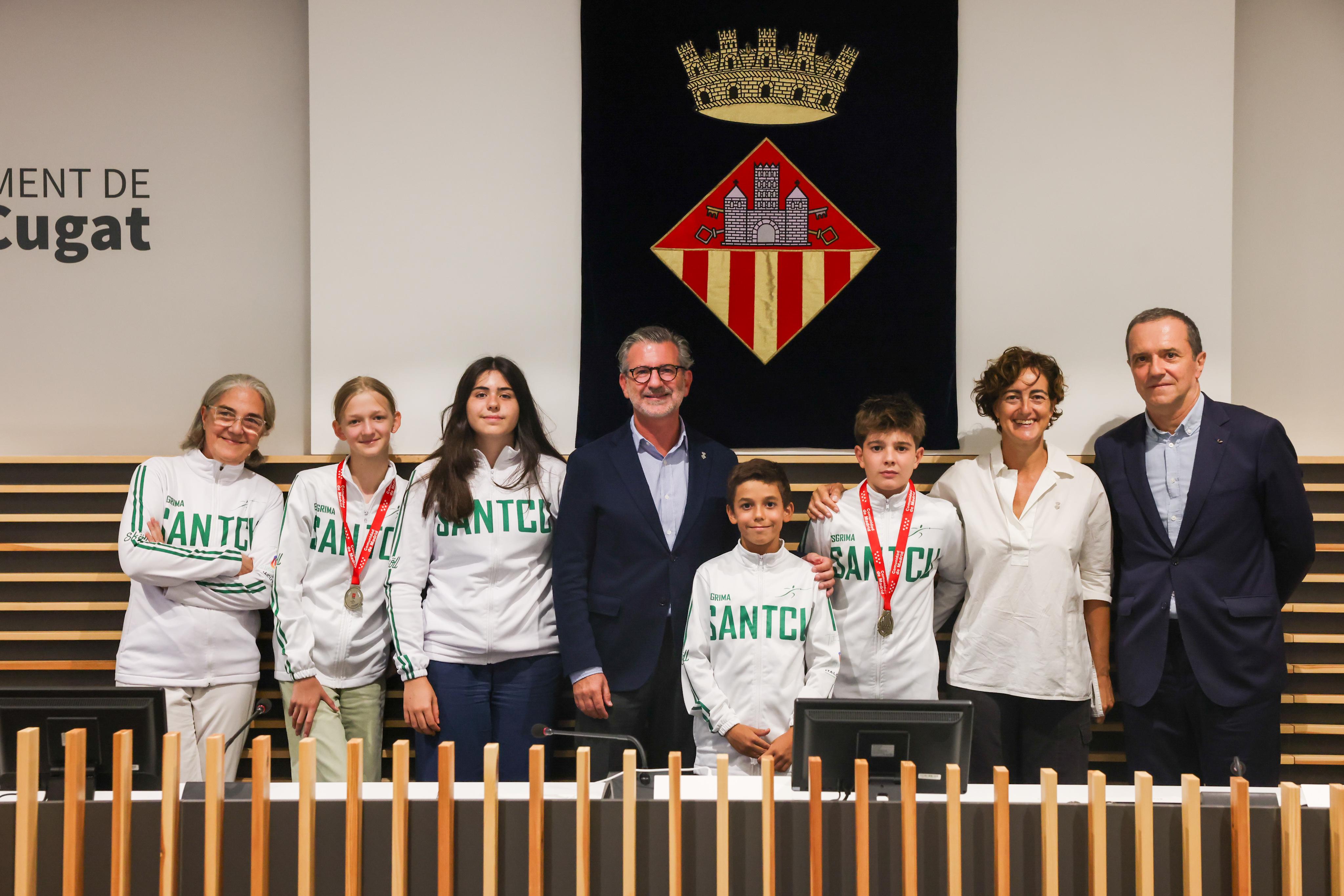 El Club d'Esgrima Sant Cugat ha estat homenatjat pels 4 títols del Campionat d'Espanya que van assolir els seus esportistes i el títol del Campionat de Catalunya, tots ells en la modalitat individual de floret. FOTO: Ajuntament