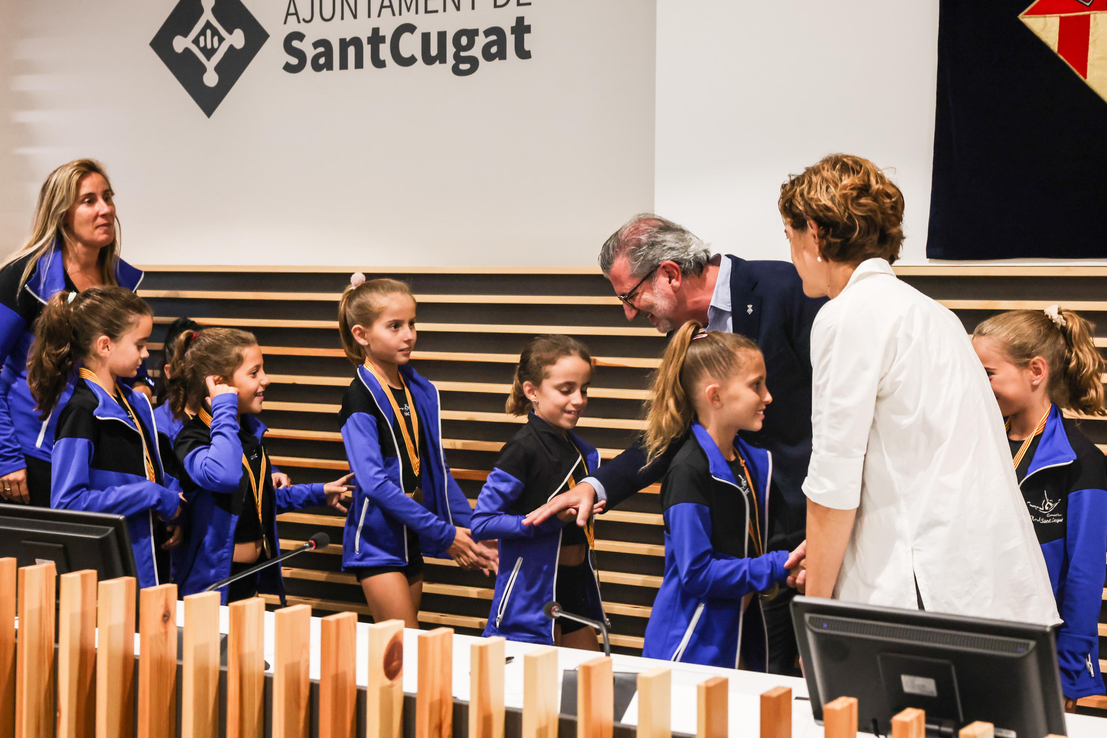 El Club Gimnàstica Rítmica i Estètica ha estat reconegut pel triomf dels seu benjamí base en el Campionat de Catalunya i la seva classificació pel Campionat d'Espanya. FOTO: Ajuntament