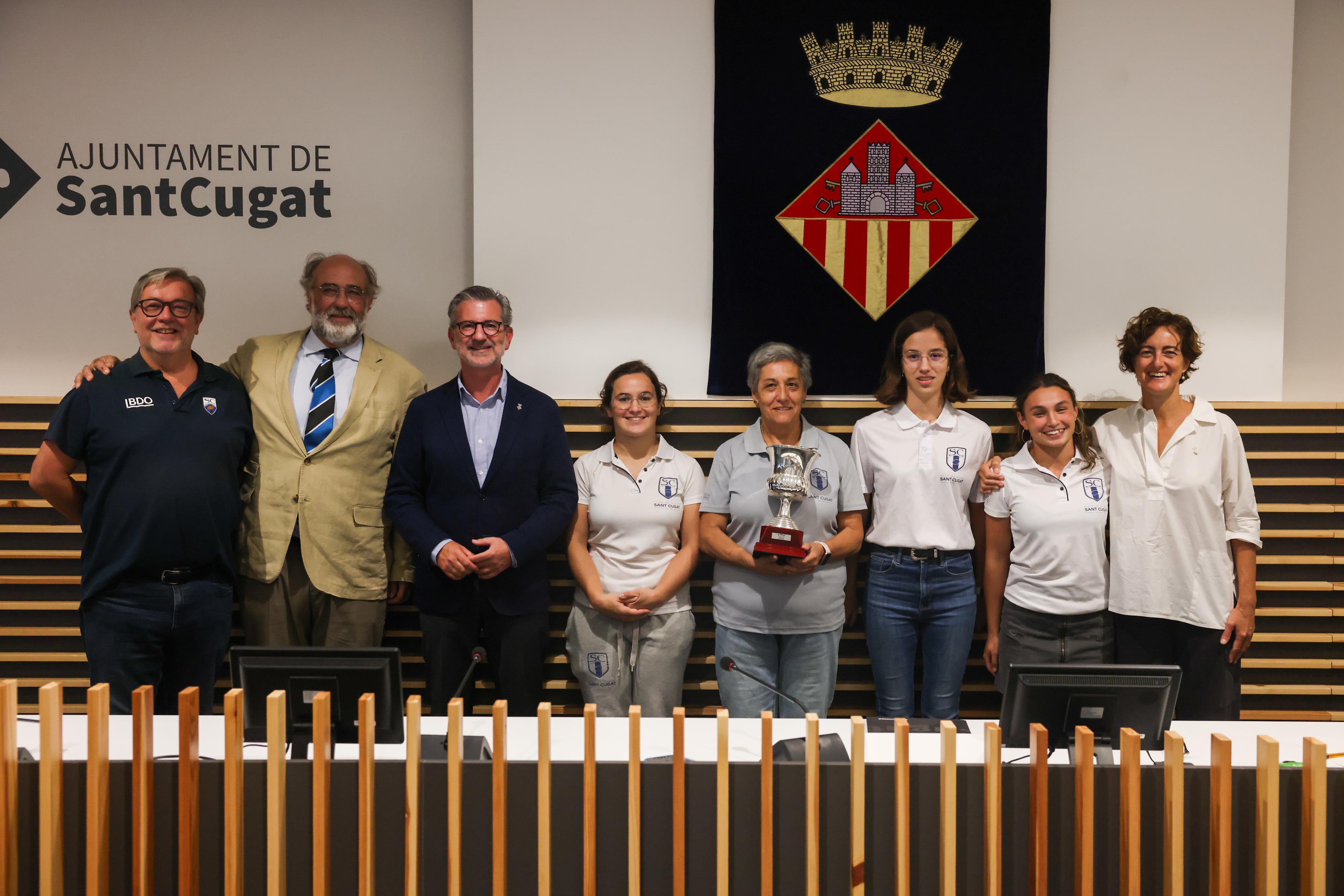 El primer equip femení del Club de Rugby Sant Cugat va alçar-se amb el títol de la GPS Copa de la Reina de rugby a 7. FOTO: Ajuntament