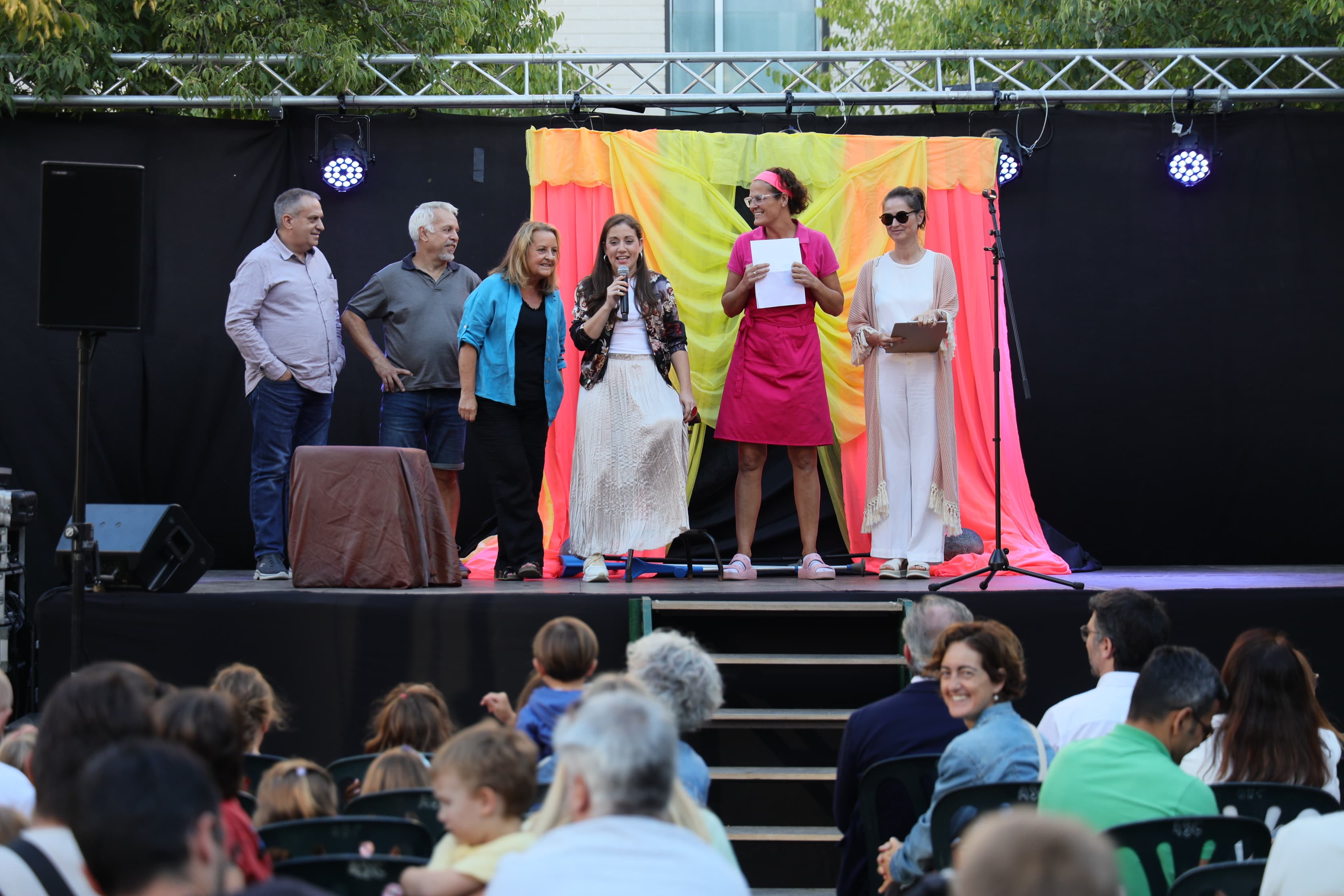 El pregó de la Festa Major de Volpelleres ha anat a càrrec dels restauradors de la plaça dels Rabassaires. FOTO: Ajuntament