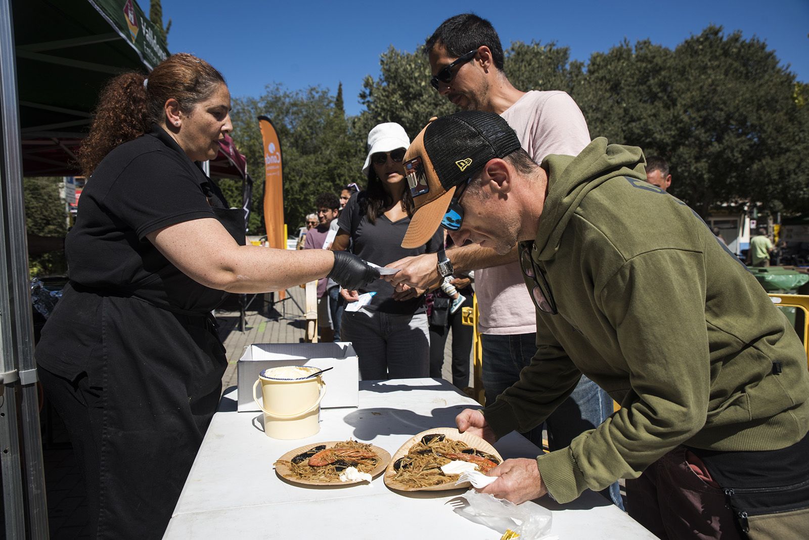 Fideuà popular a la Festa Major de Valldoreix. FOTO: Bernat Millet (TOT Sant Cugat)