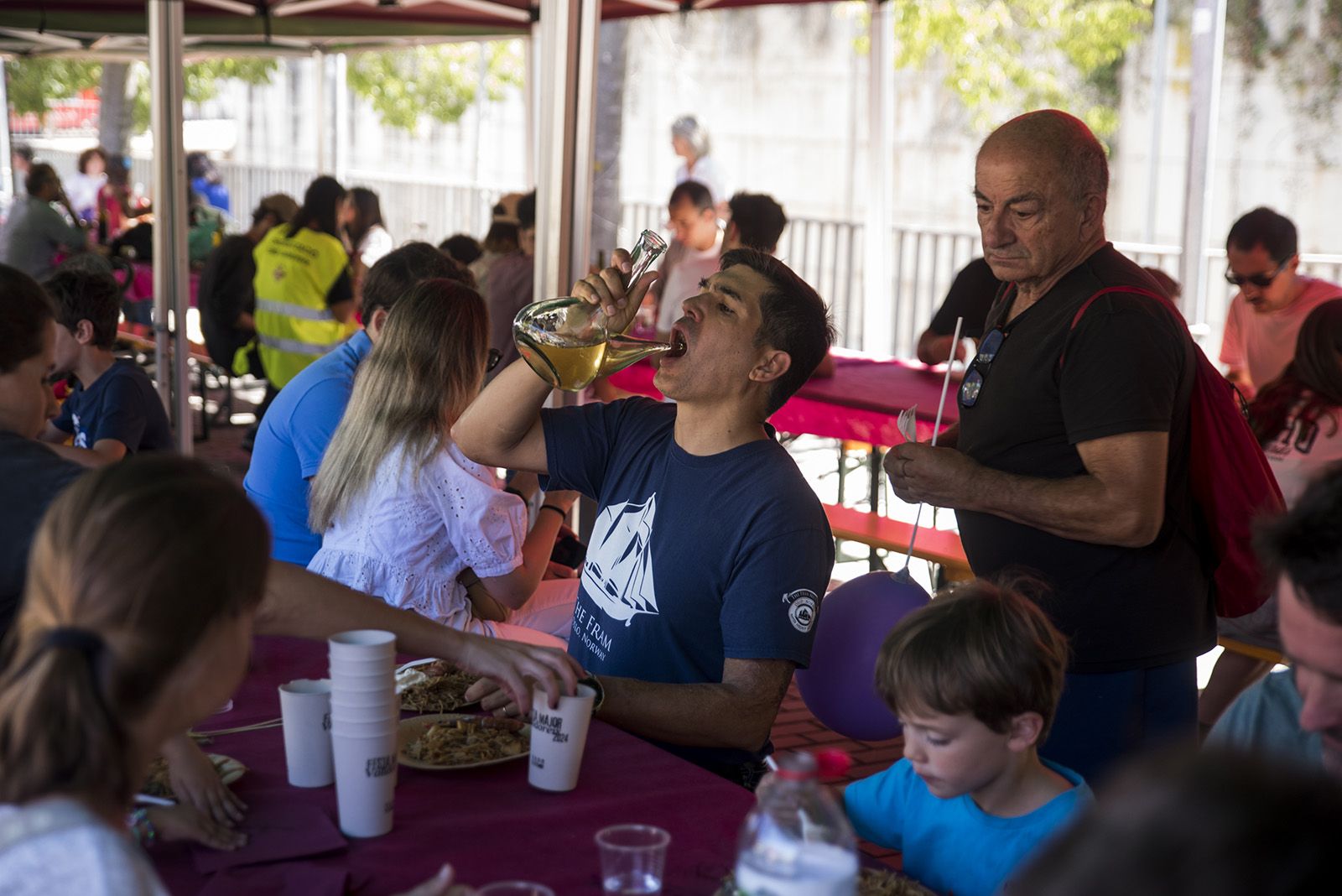 Fideuà popular a la Festa Major de Valldoreix. FOTO: Bernat Millet (TOT Sant Cugat)