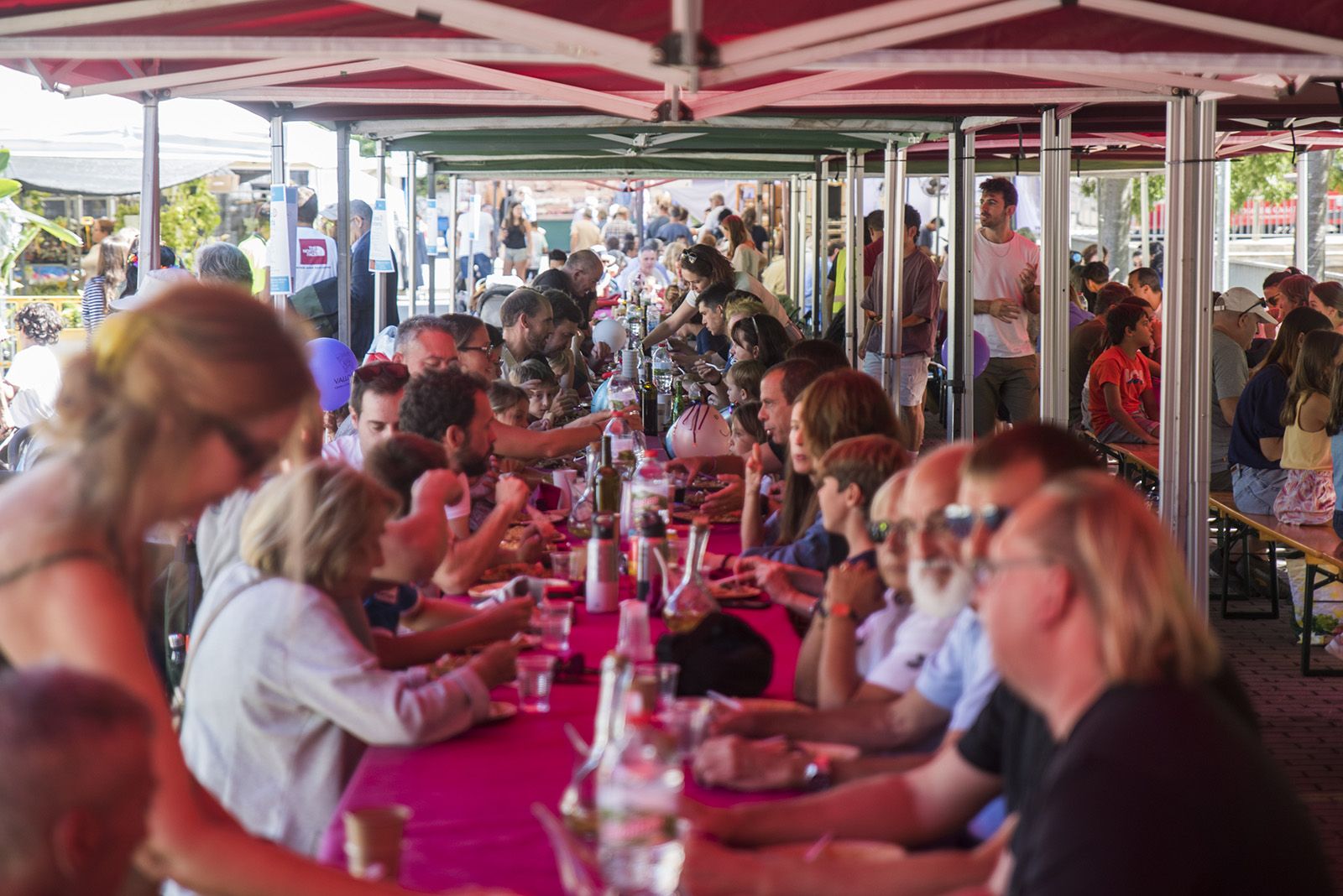 Fideuà popular a la Festa Major de Valldoreix. FOTO: Bernat Millet (TOT Sant Cugat)