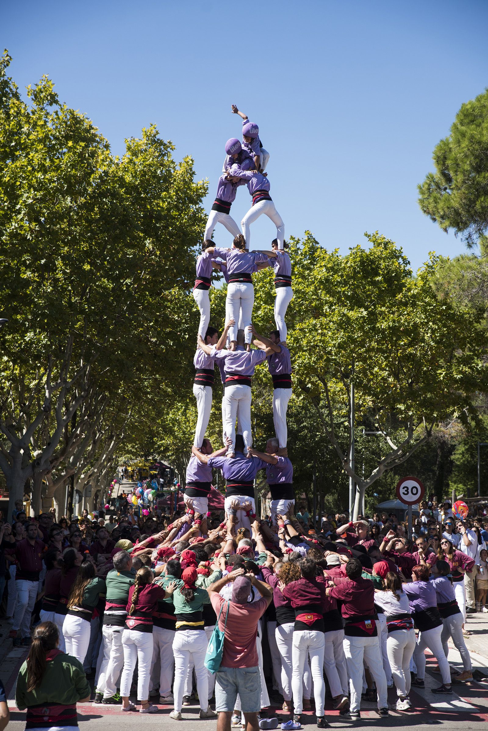 Trobada castellera durant la Festa Major de Valldoreix. FOTO: Bernat Millet.