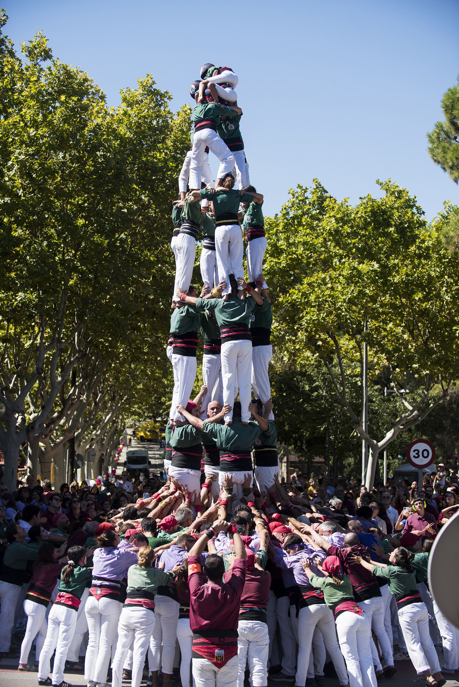 Trobada castellera durant la Festa Major de Valldoreix. FOTO: Bernat Millet.