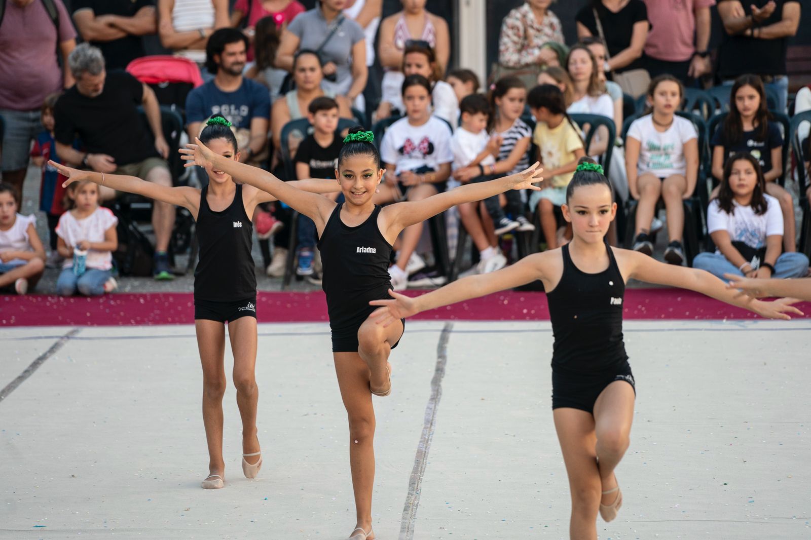 Exhibició de gimnàstica rítmica durant la Festa Major de Volpelleres. FOTO: Mireia Comas (TOT Sant Cugat)