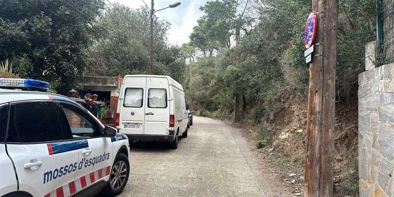 Escorcoll en un habitatge de Les Planes entre Sant Cugat i Barcelona, on s'ha detingut el presumpte autor FOTO: Lluna Fabregat (TOT Sant Cugat)