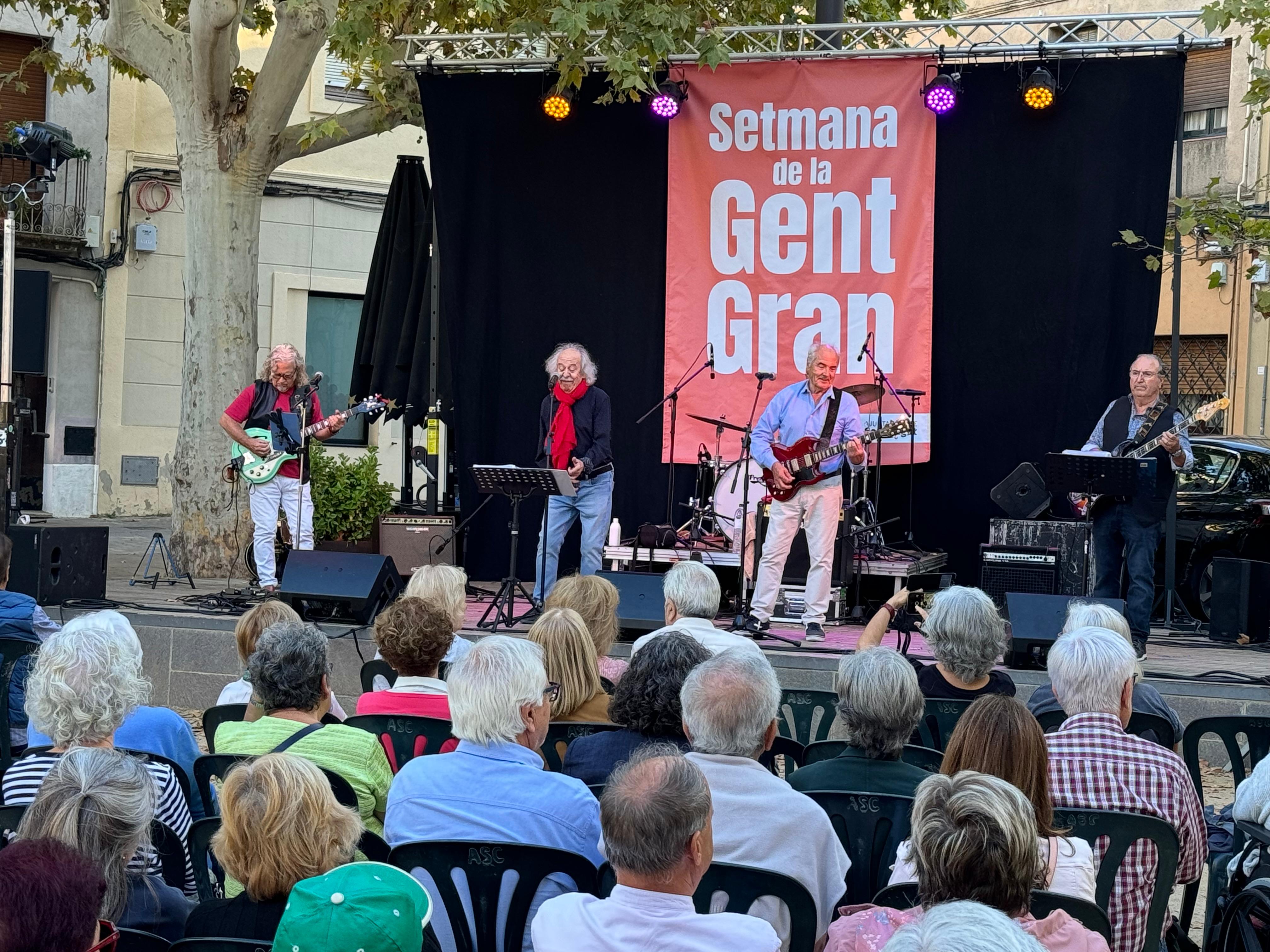 El concert de Cugat Grup a la plaça de Barcelona FOTO: TOT Sant Cugat