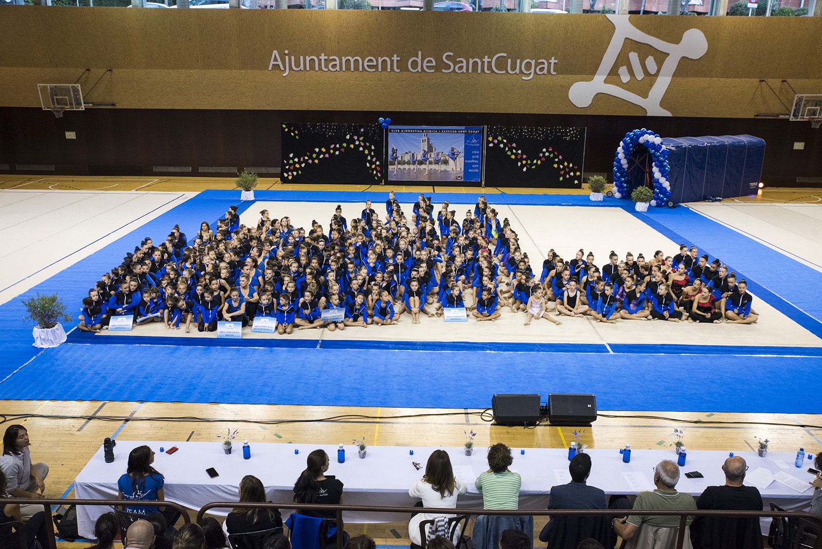 Presentació d'equips del Club Gimnàstica Rítmica i Estètica Sant Cugat. FOTO: Bernat Millet (TOT Sant Cugat)